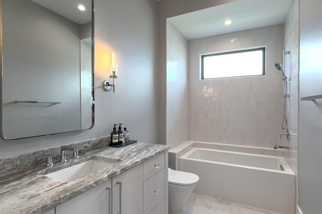 Tampa, Florida, 33629, United States, 4 Bedrooms Bedrooms, ,6 BathroomsBathrooms,Residential,For Sale,1932430