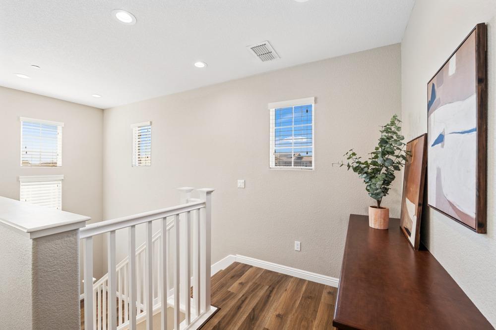 Woodland, California, 95776, United States, 4 Bedrooms Bedrooms, ,3 BathroomsBathrooms,Residential,For Sale,1939762