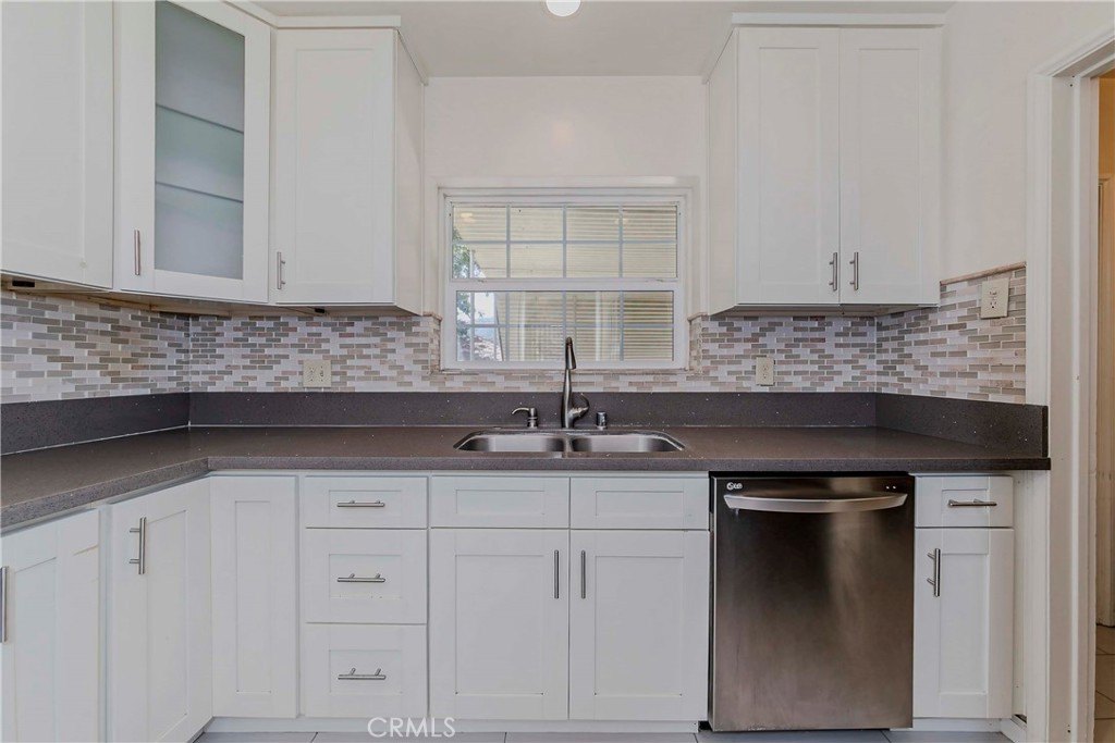 La Crescenta, California, 91214, United States, 3 Bedrooms Bedrooms, ,2 BathroomsBathrooms,Residential,For Sale,1926243
