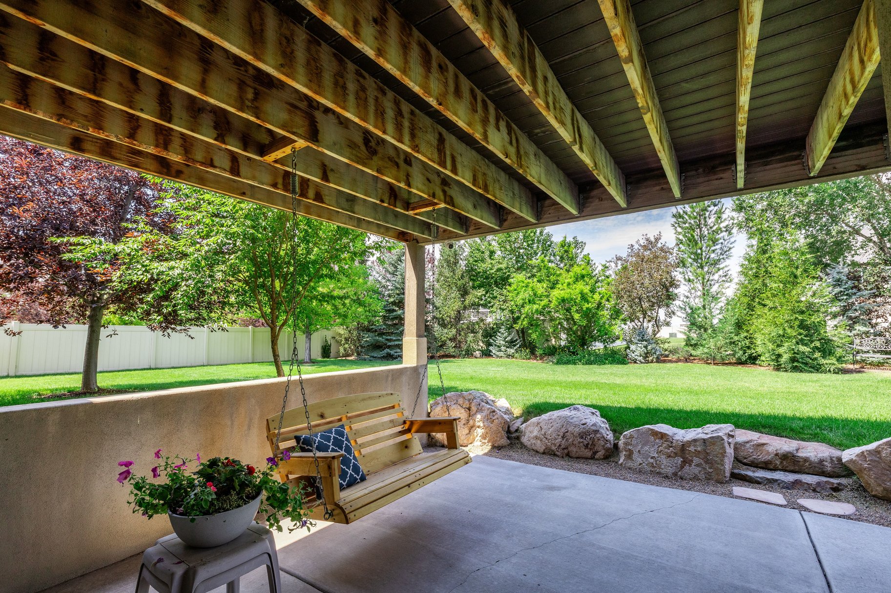  Luxury Custom Rambler on .86 Acre Park Like Setting and Extensive Mountain Views - 物件實景