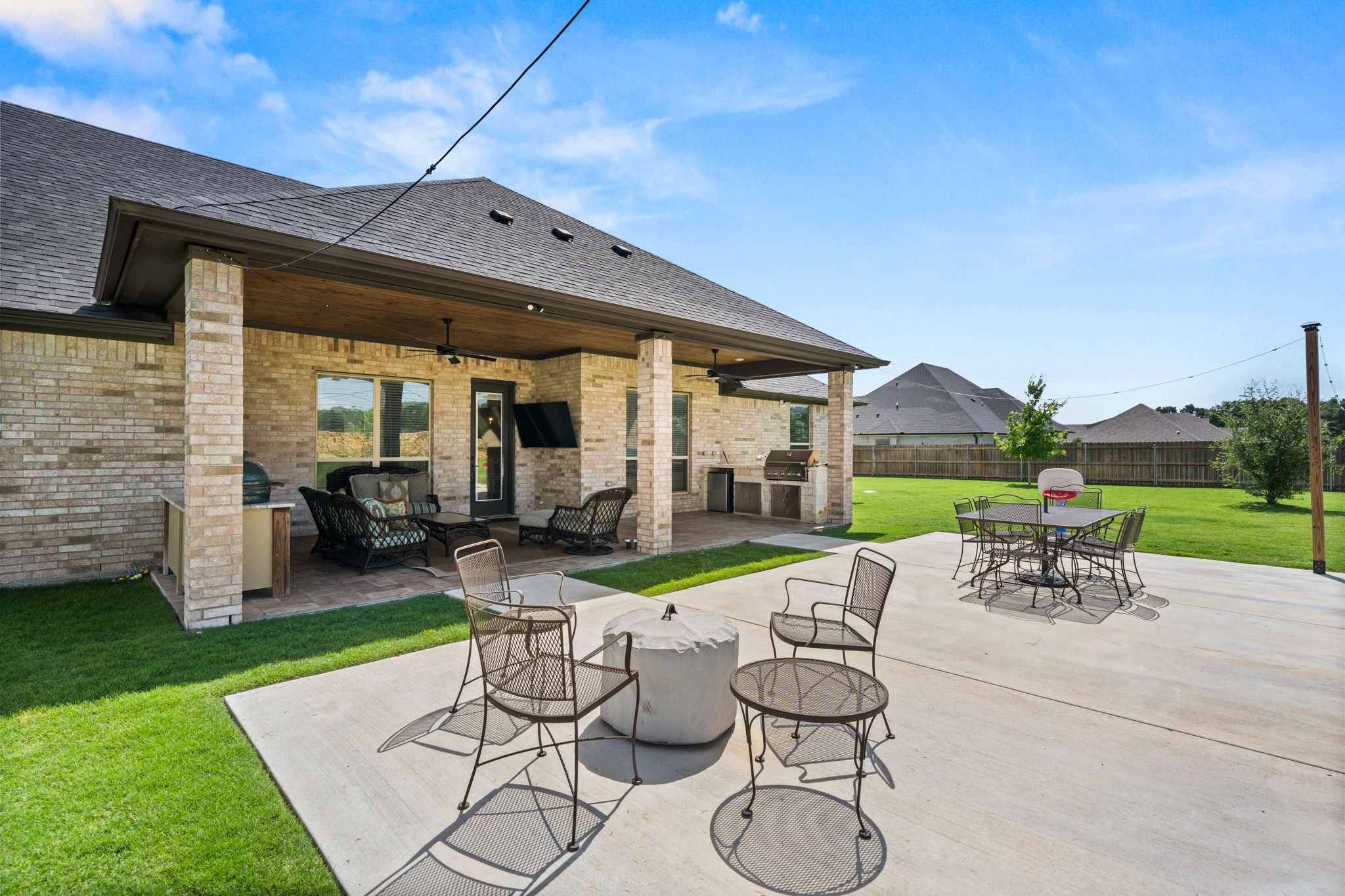  South Temple Home  Modern Comfort, Energy Efficent, All On .76/Acres - 物件實景
