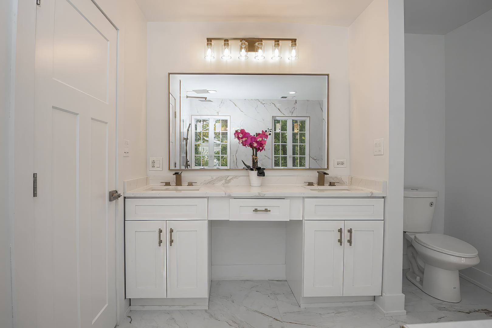 Glenview, Illinois, 60025, United States, 5 Bedrooms Bedrooms, ,3 BathroomsBathrooms,Residential,For Sale,1995942