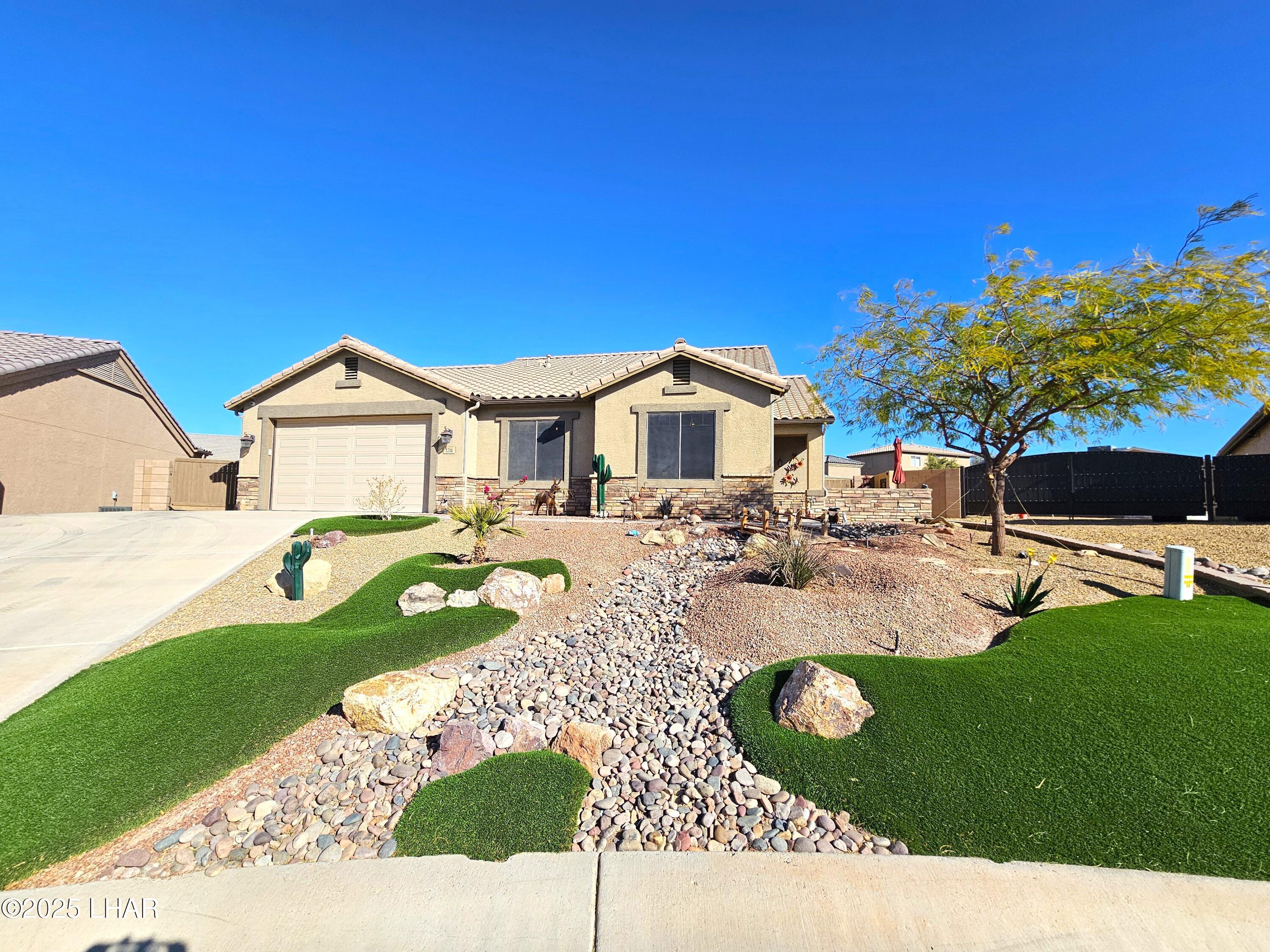 Lake Havasu City, Arizona, 86404, United States, 3 Bedrooms Bedrooms, ,2 BathroomsBathrooms,Residential,For Sale,1957391