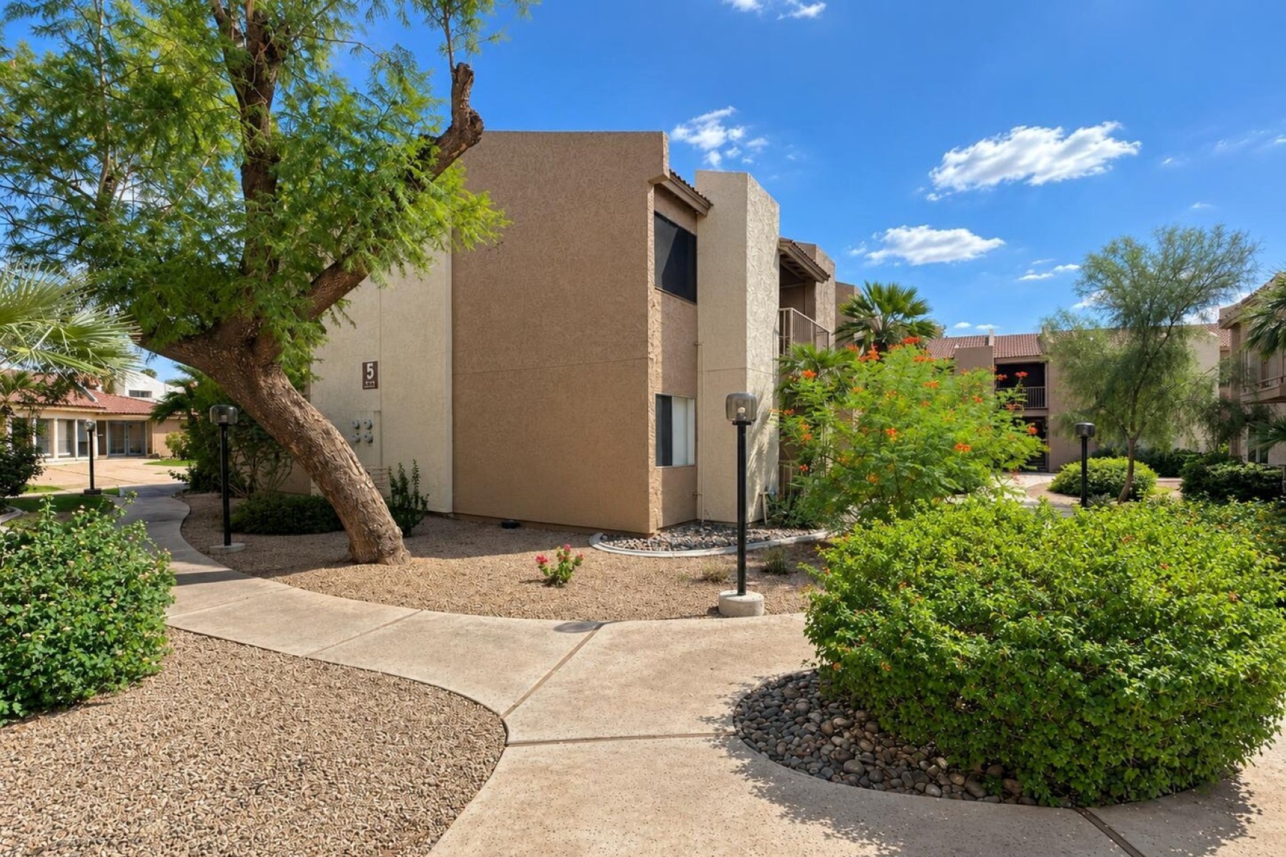  1111 E University Drive¦Tempe, AZ - 物件實景