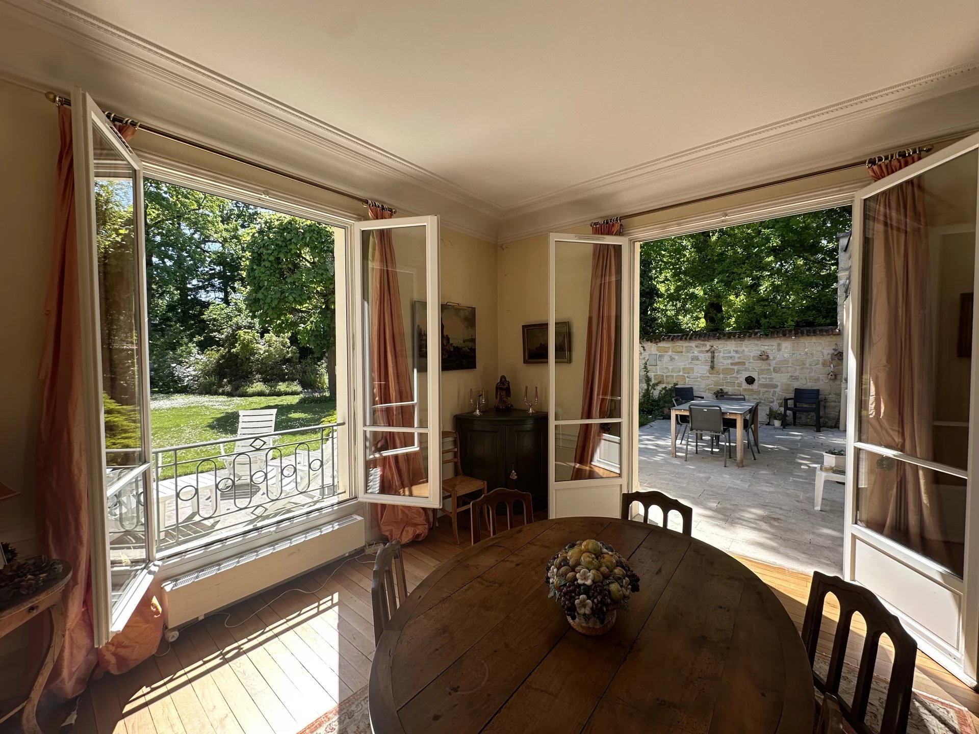 Le Vésinet, Île-de-France, 78110, FR, 5 Bedrooms Bedrooms, ,Residential,For Sale,1994336