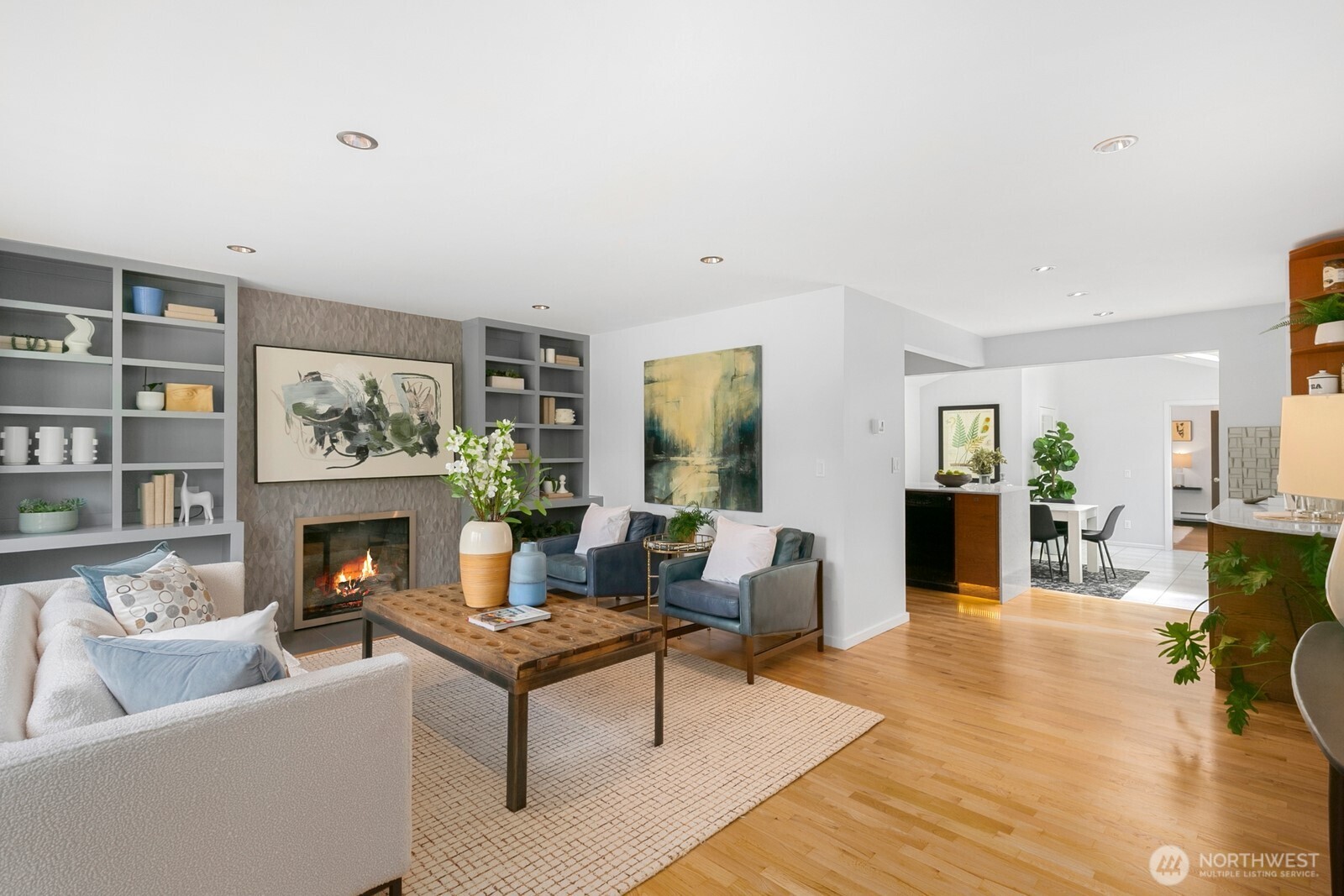 Bellevue, Washington, 98006, United States, 4 Bedrooms Bedrooms, ,1 BathroomBathrooms,Residential,For Sale,1913092