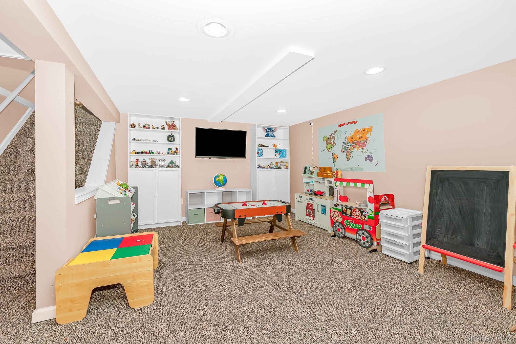 Bethpage, New York, 11714, United States, 3 Bedrooms Bedrooms, ,2 BathroomsBathrooms,Residential,For Sale,2048491