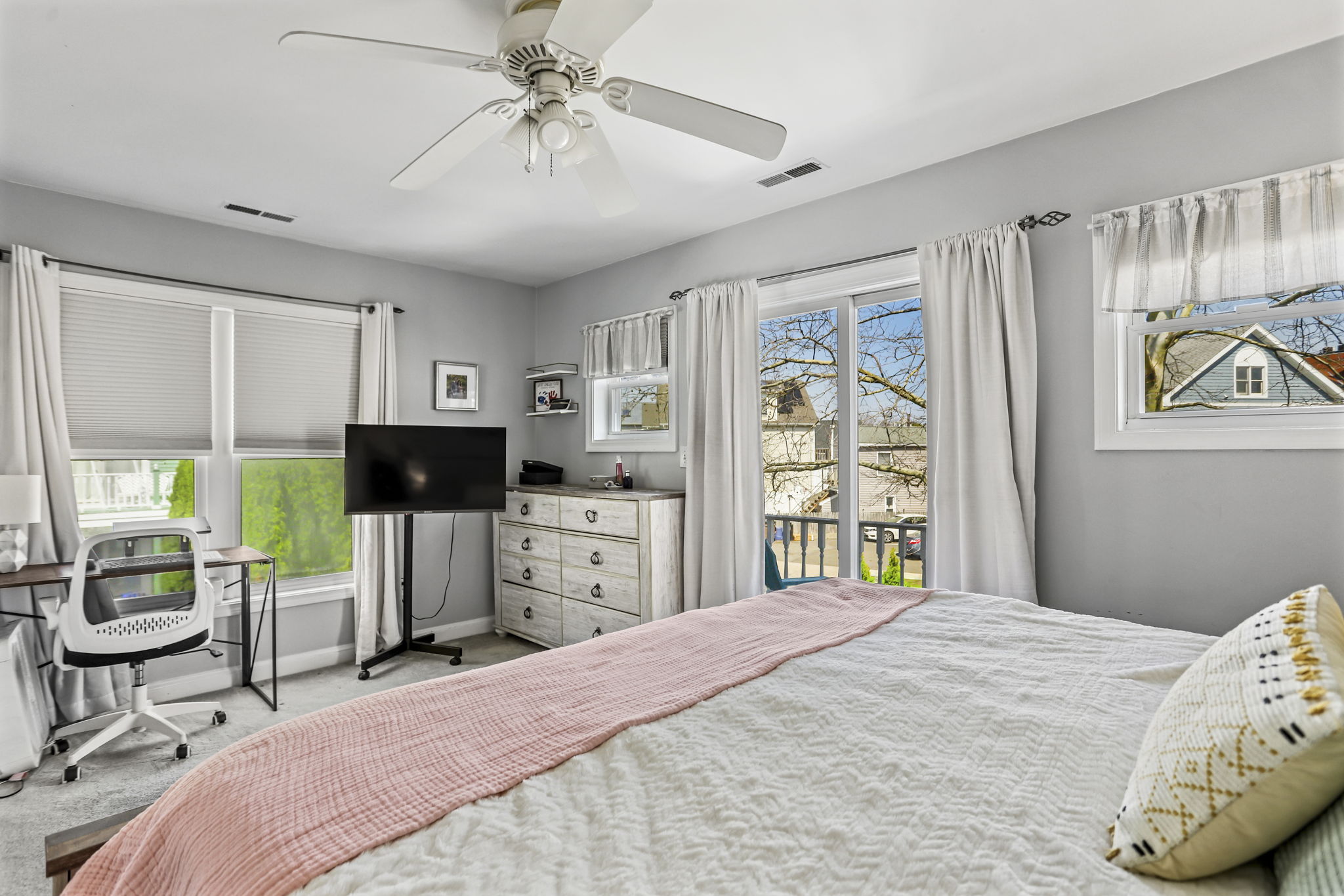  Coastal Charm at Seabreeze Village: Beachside Living with Water Views - 物件實景