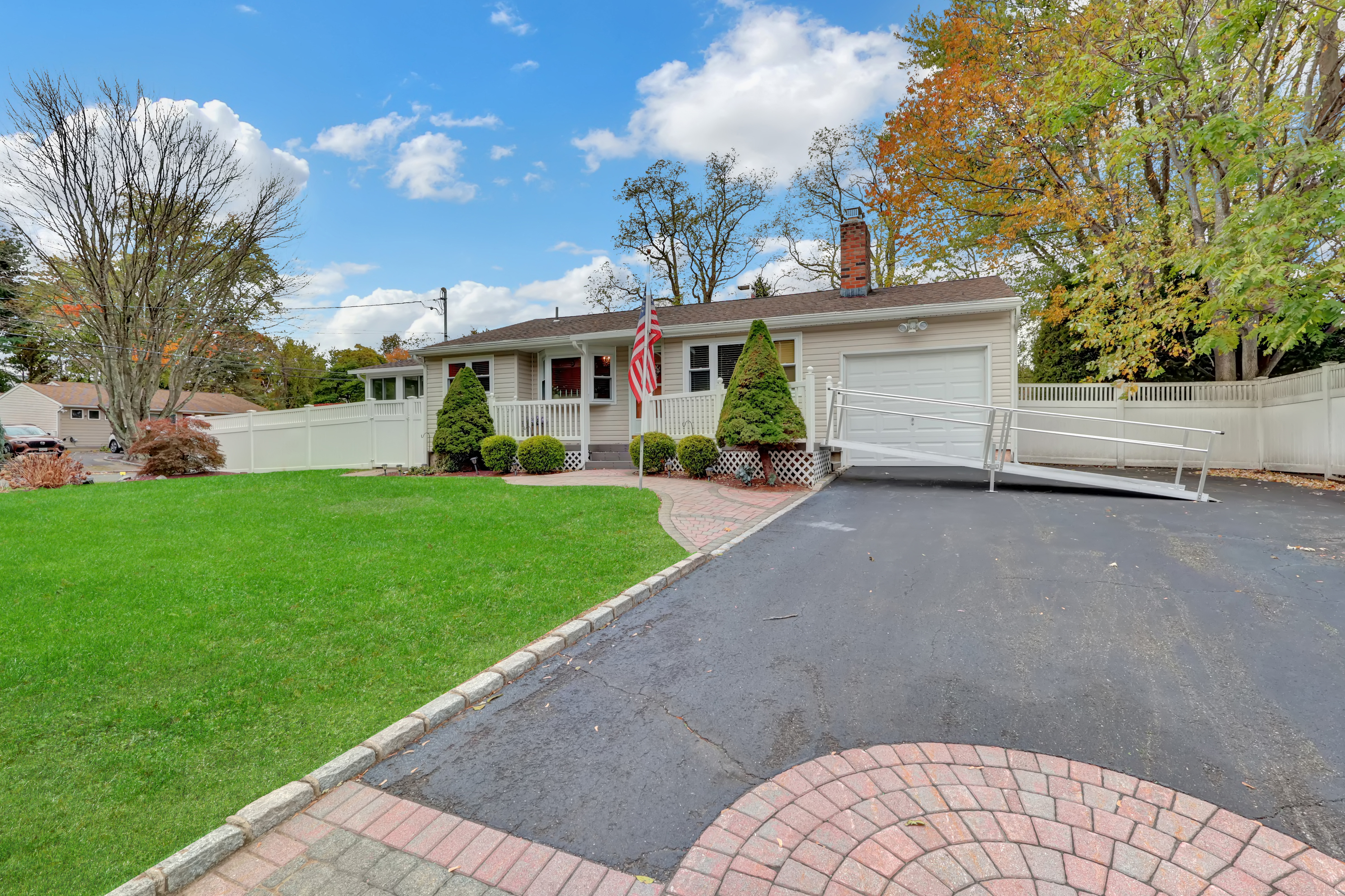 Selden, New York, 11784, United States, 2 Bedrooms Bedrooms, ,1 BathroomBathrooms,Residential,For Sale,1976692