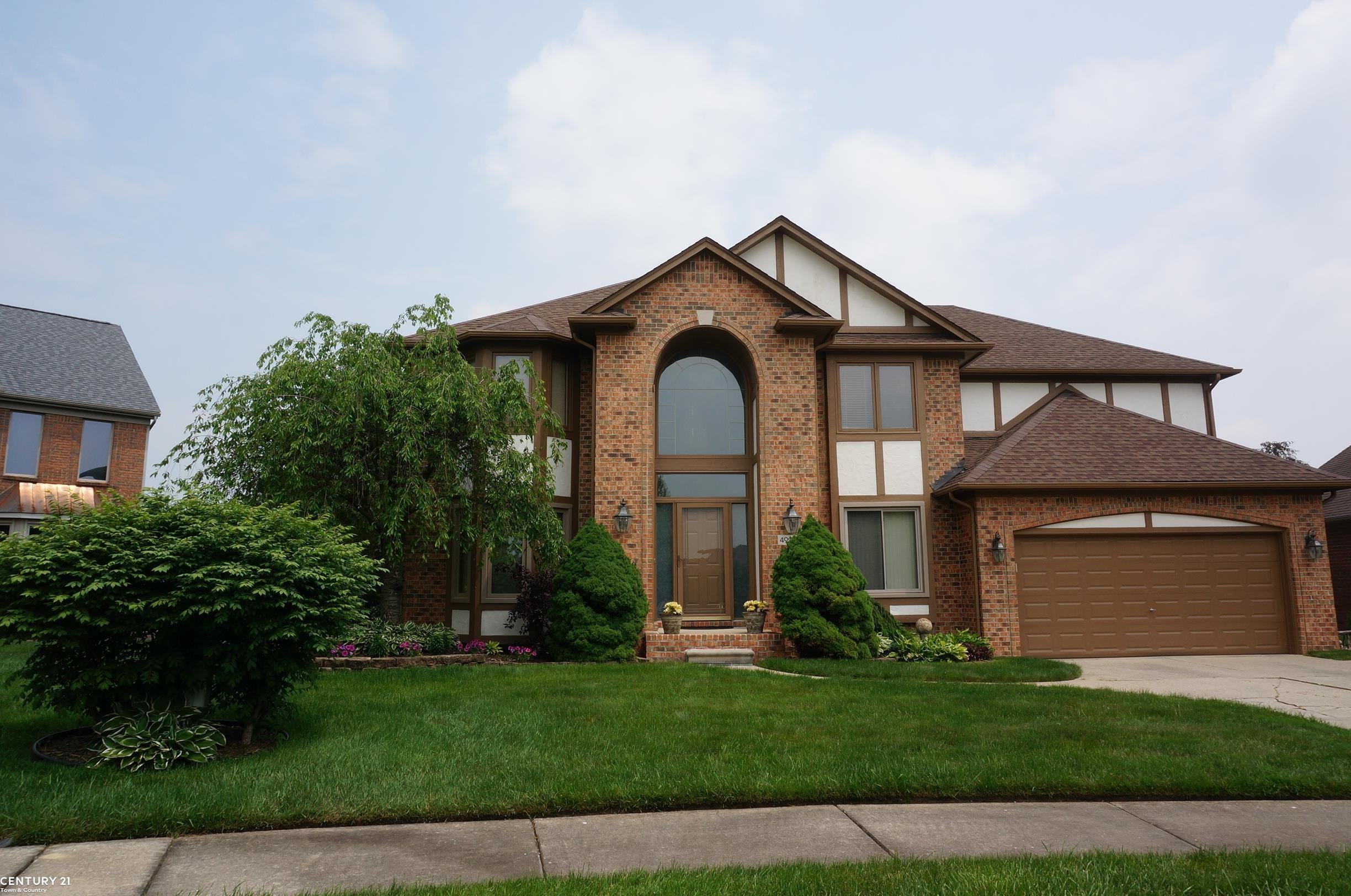 Macomb Twp, Michigan, 48044, United States, 4 Bedrooms Bedrooms, ,4 BathroomsBathrooms,Residential,For Sale,1894299