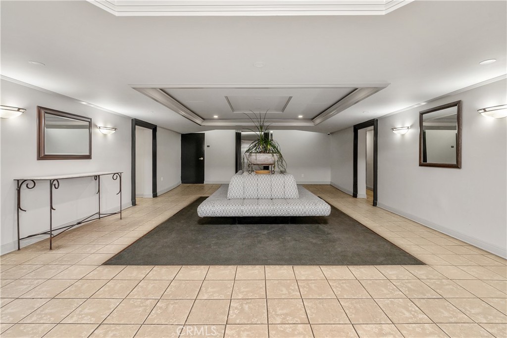 West Hollywood, California, 90069, United States, 1 Bedroom Bedrooms, ,1 BathroomBathrooms,Residential,For Sale,1896618