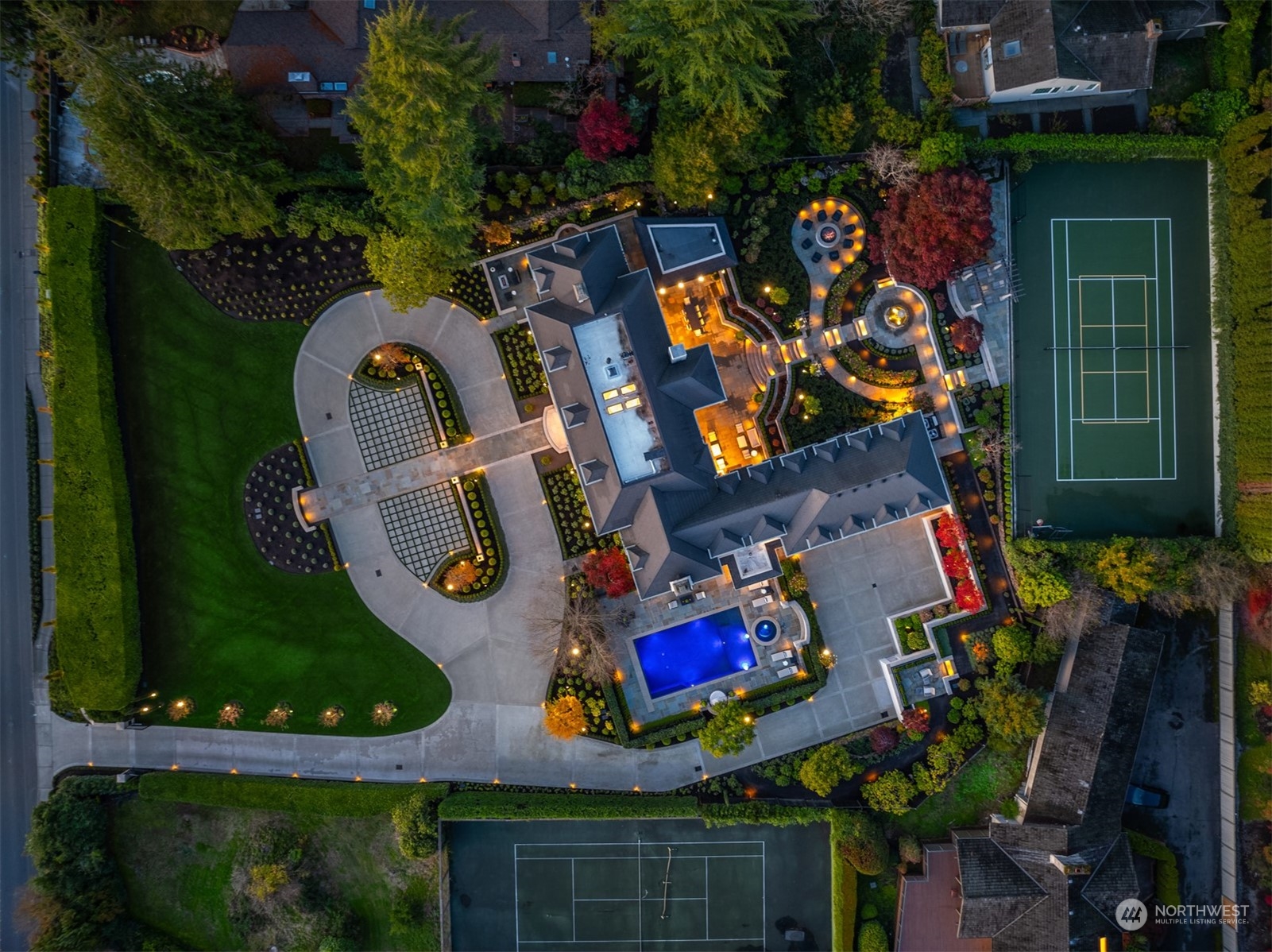 Clyde Hill, Washington, 98004, United States, 5 Bedrooms Bedrooms, ,4 BathroomsBathrooms,Residential,For Sale,1684635