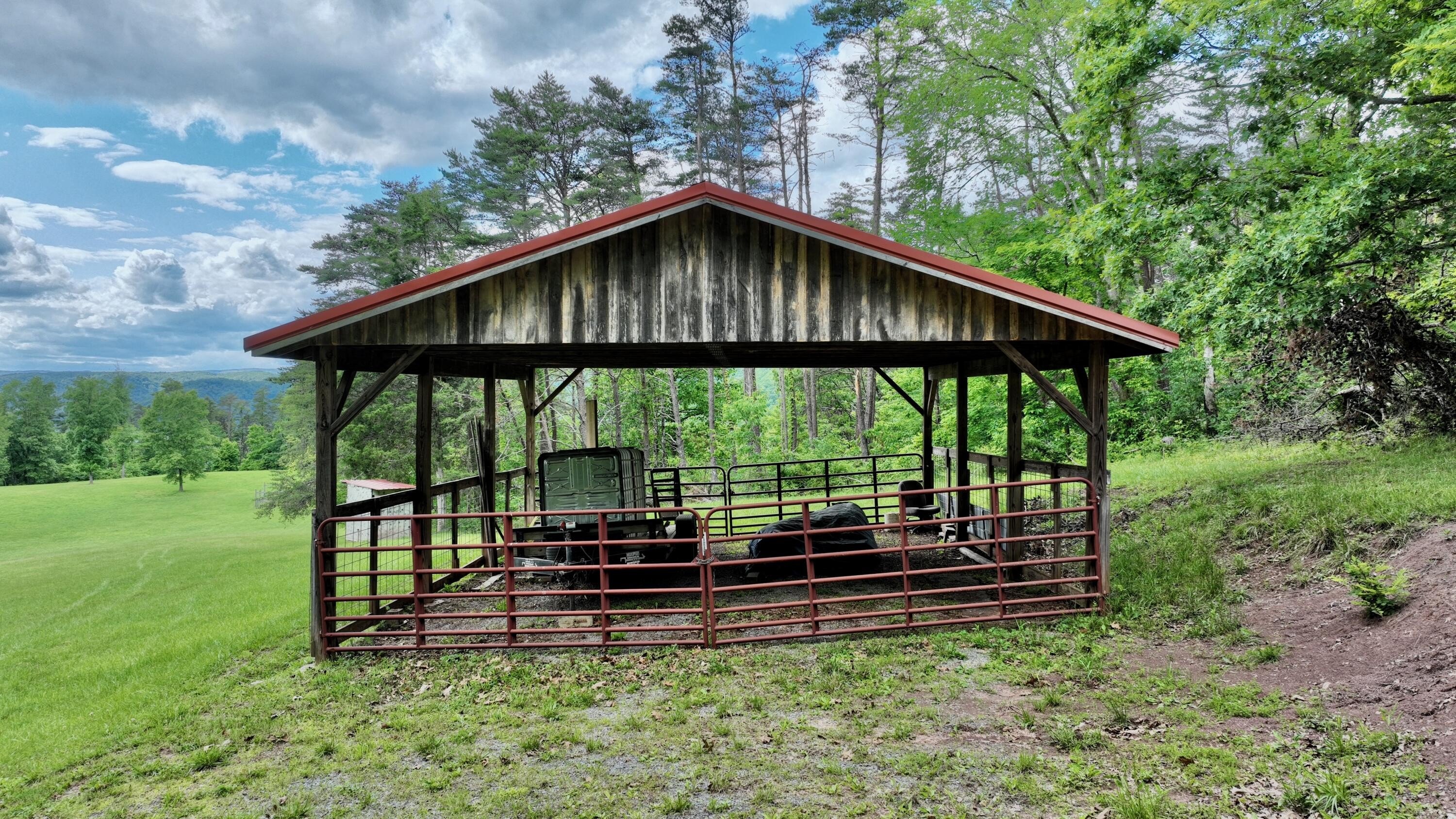 Hinton, West Virginia, 25951, United States, 3 Bedrooms Bedrooms, ,2 BathroomsBathrooms,Residential,For Sale,1847106