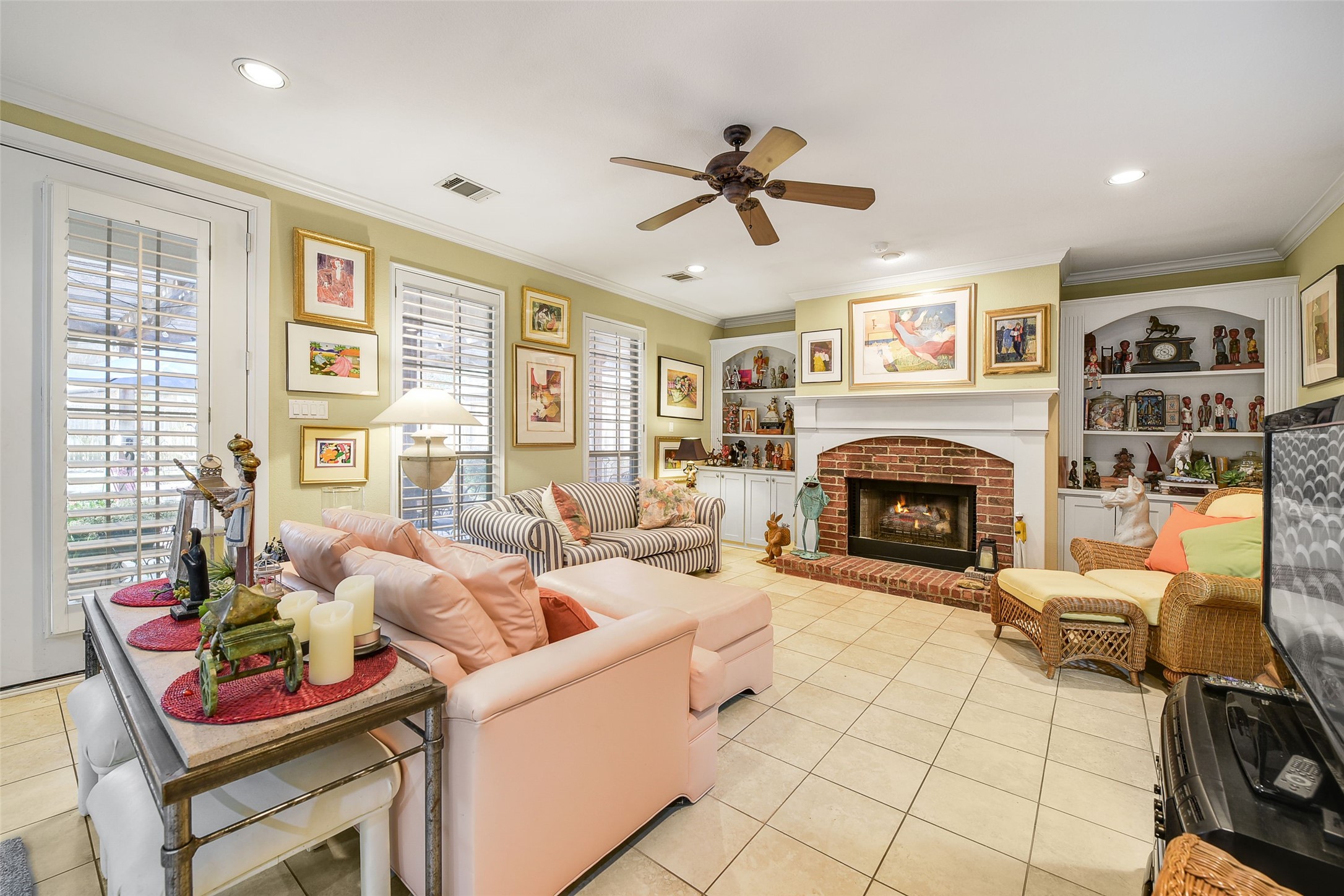 Fort Worth, Texas, 76109, United States, 3 Bedrooms Bedrooms, ,3 BathroomsBathrooms,Residential,For Sale,1911939