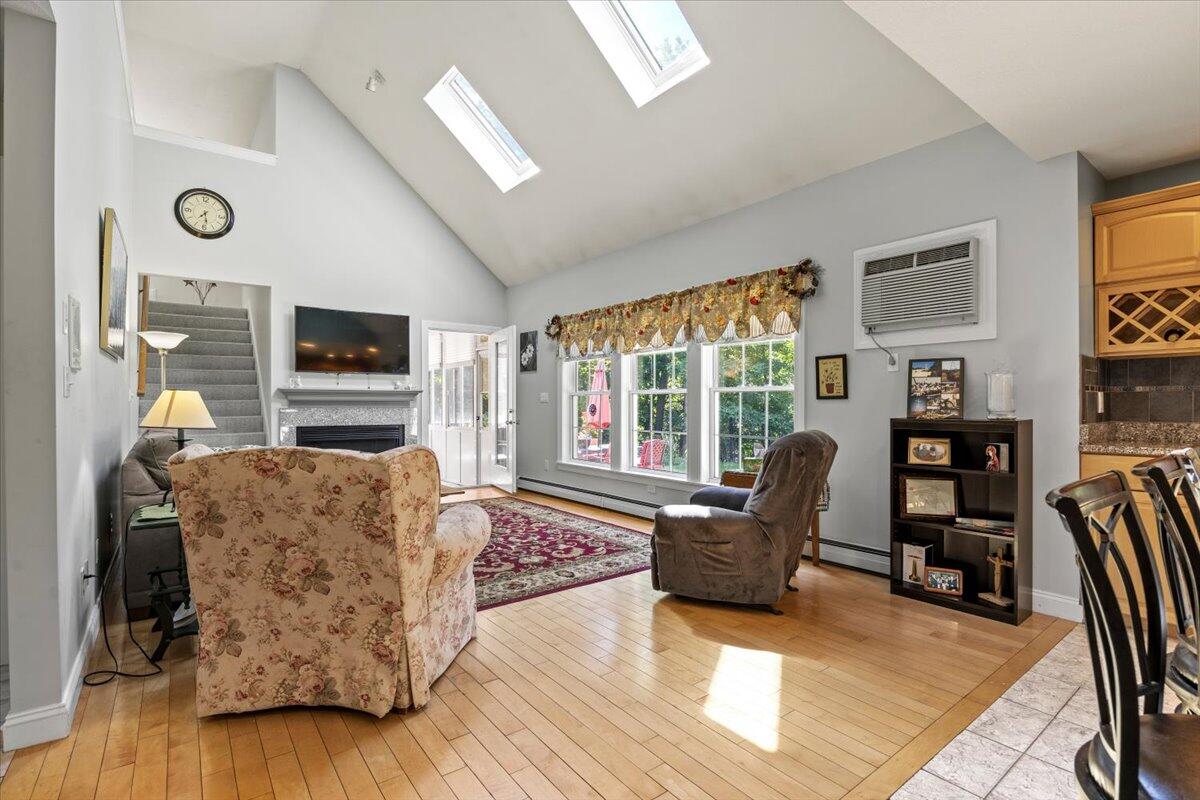Biddeford, Maine, 04005, United States, 4 Bedrooms Bedrooms, ,3 BathroomsBathrooms,Residential,For Sale,1924897