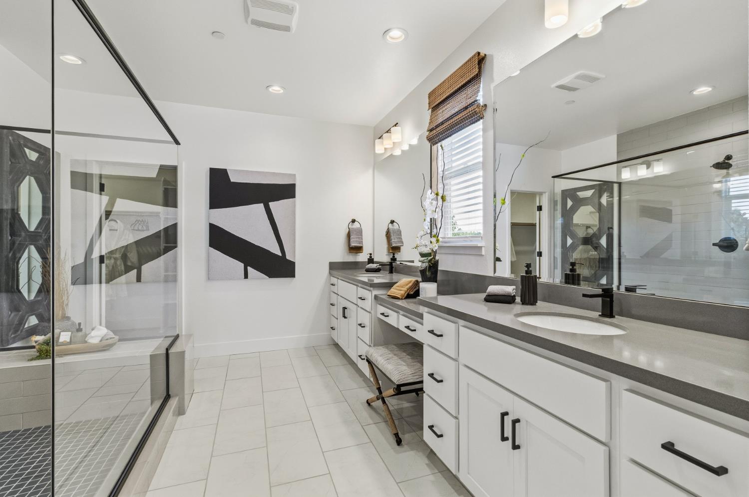 Sacramento, California, 95818, United States, 3 Bedrooms Bedrooms, ,3 BathroomsBathrooms,Residential,For Sale,1993091