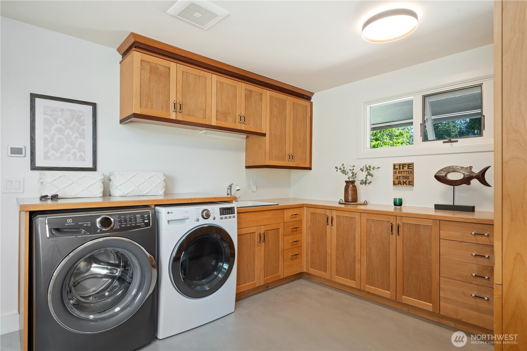 Black Diamond, Washington, 98010, United States, 4 Bedrooms Bedrooms, ,2 BathroomsBathrooms,Residential,For Sale,1902015