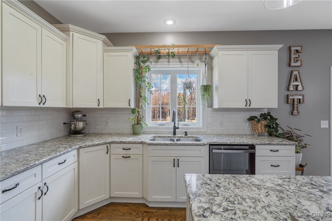 Oswego, New York, 13126, United States, 4 Bedrooms Bedrooms, ,4 BathroomsBathrooms,Residential,For Sale,1987405