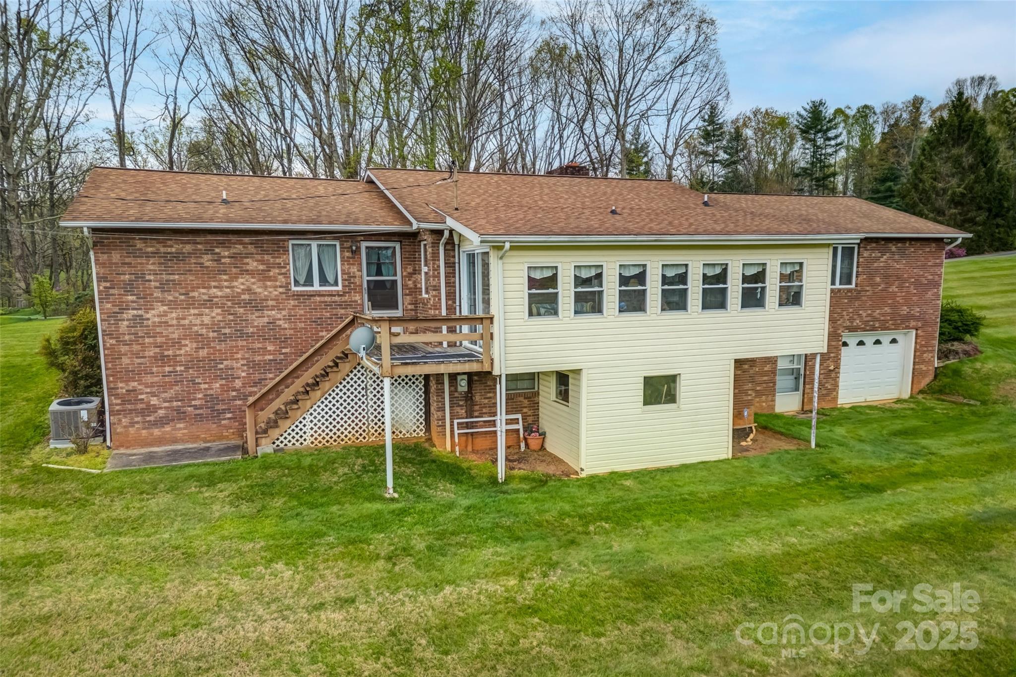 Leicester, North Carolina, 28748, United States, 3 Bedrooms Bedrooms, ,2 BathroomsBathrooms,Residential,For Sale,1938256