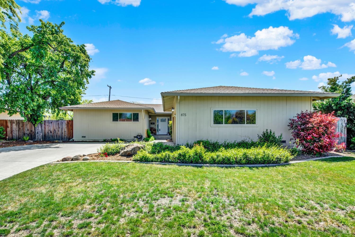 Dixon, California, 95620, United States, 3 Bedrooms Bedrooms, ,2 BathroomsBathrooms,Residential,For Sale,1943662