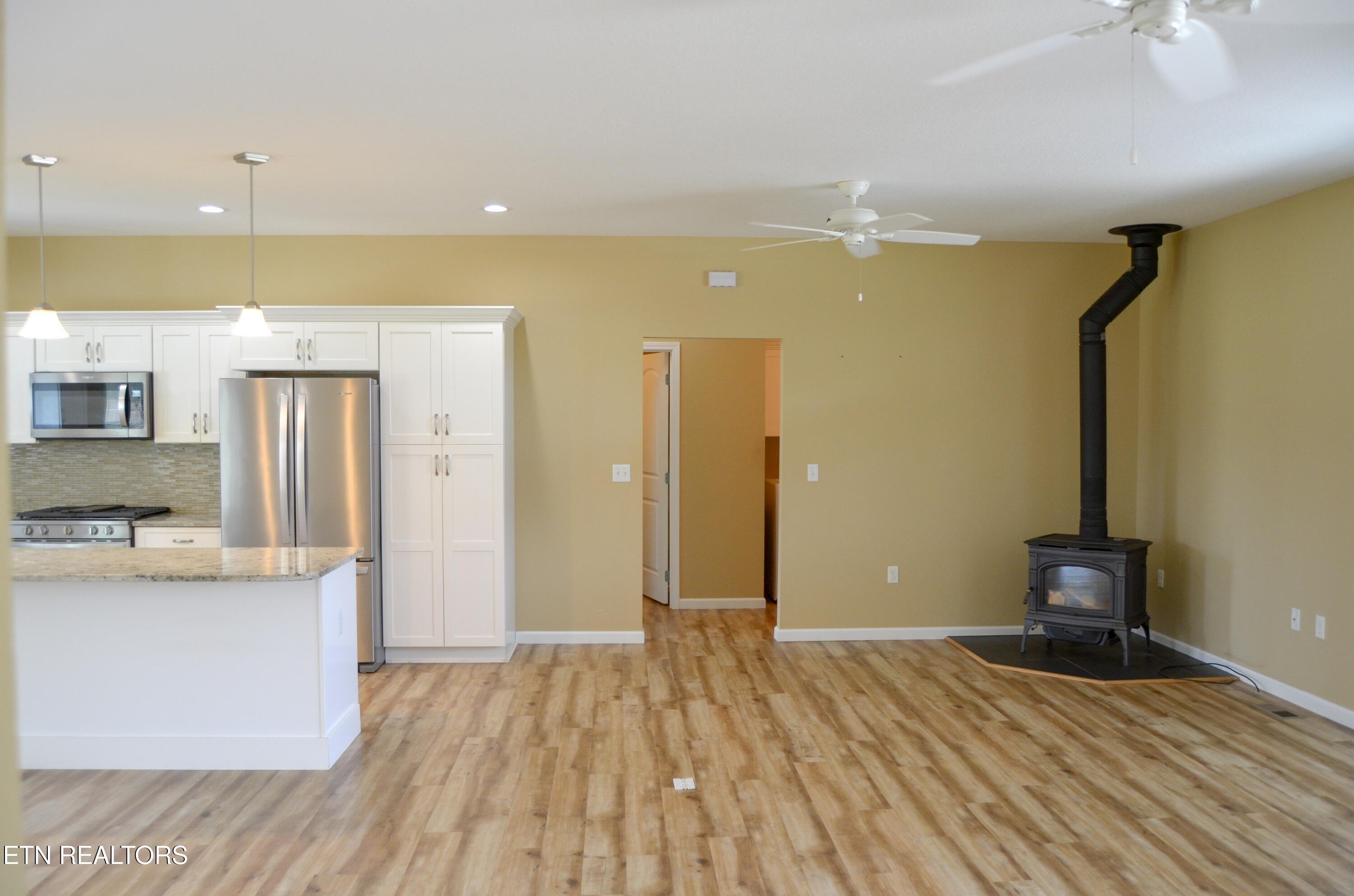 Crossville, Tennessee, 38555, United States, 3 Bedrooms Bedrooms, ,3 BathroomsBathrooms,Residential,For Sale,1978322