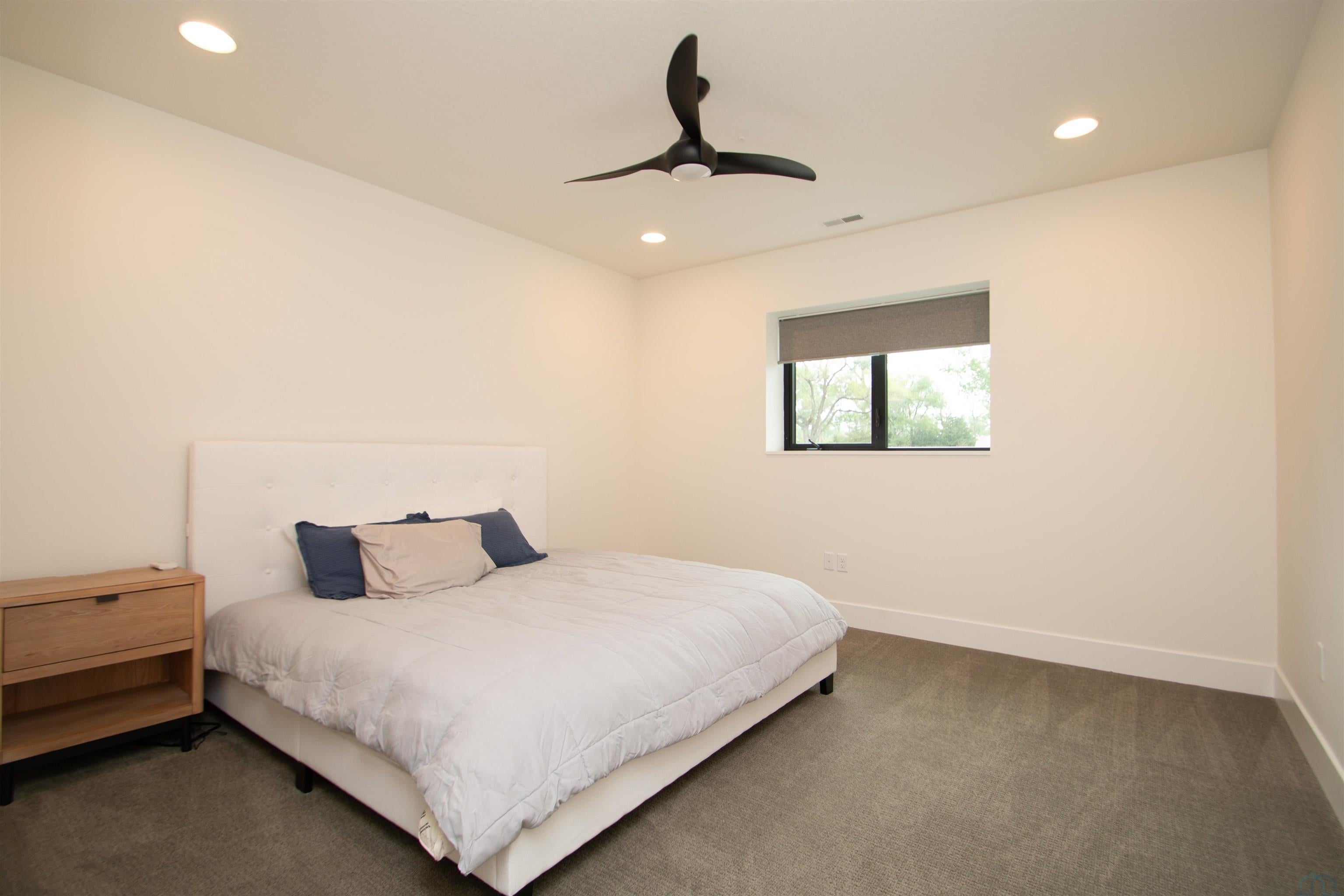 Jefferson, South Dakota, 57038, United States, 6 Bedrooms Bedrooms, ,3 BathroomsBathrooms,Residential,For Sale,1978978