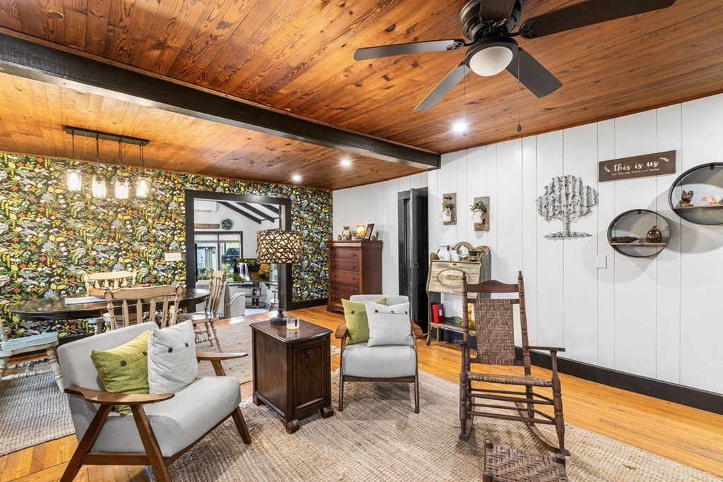 Brasstown, North Carolina, 28902, United States, 3 Bedrooms Bedrooms, ,3 BathroomsBathrooms,Residential,For Sale,1986118