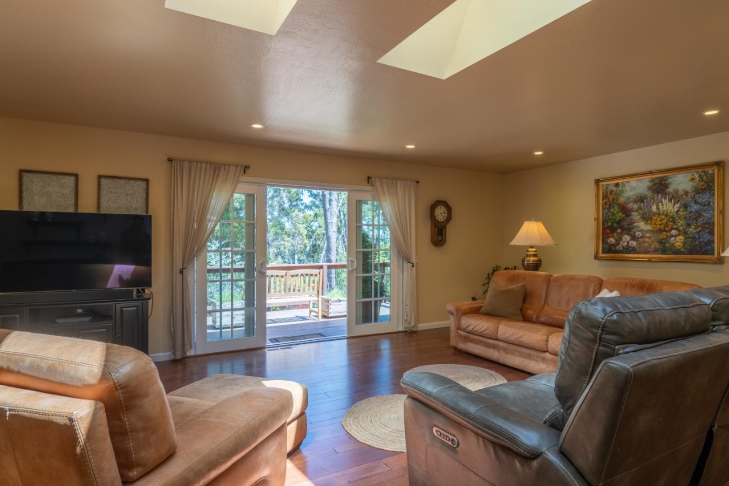 Monterey, California, 93940, United States, 3 Bedrooms Bedrooms, ,2 BathroomsBathrooms,Residential,For Sale,1837476