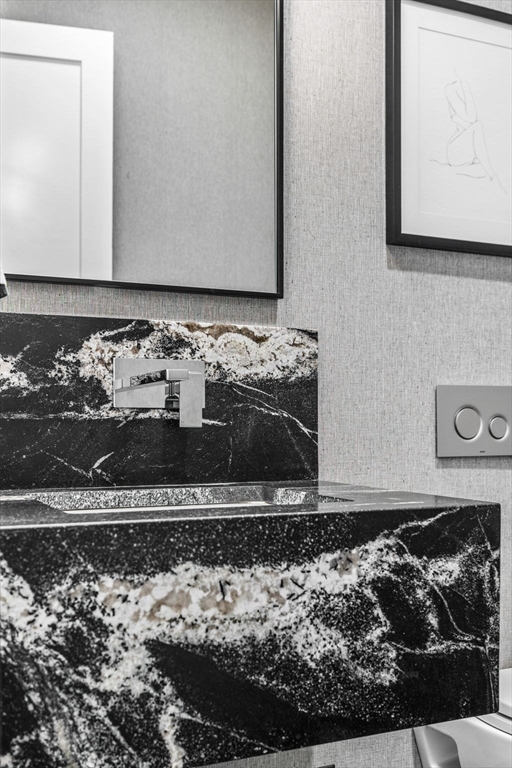 Brookline, Massachusetts, 02446, United States, 3 Bedrooms Bedrooms, ,4 BathroomsBathrooms,Residential,For Sale,1975462