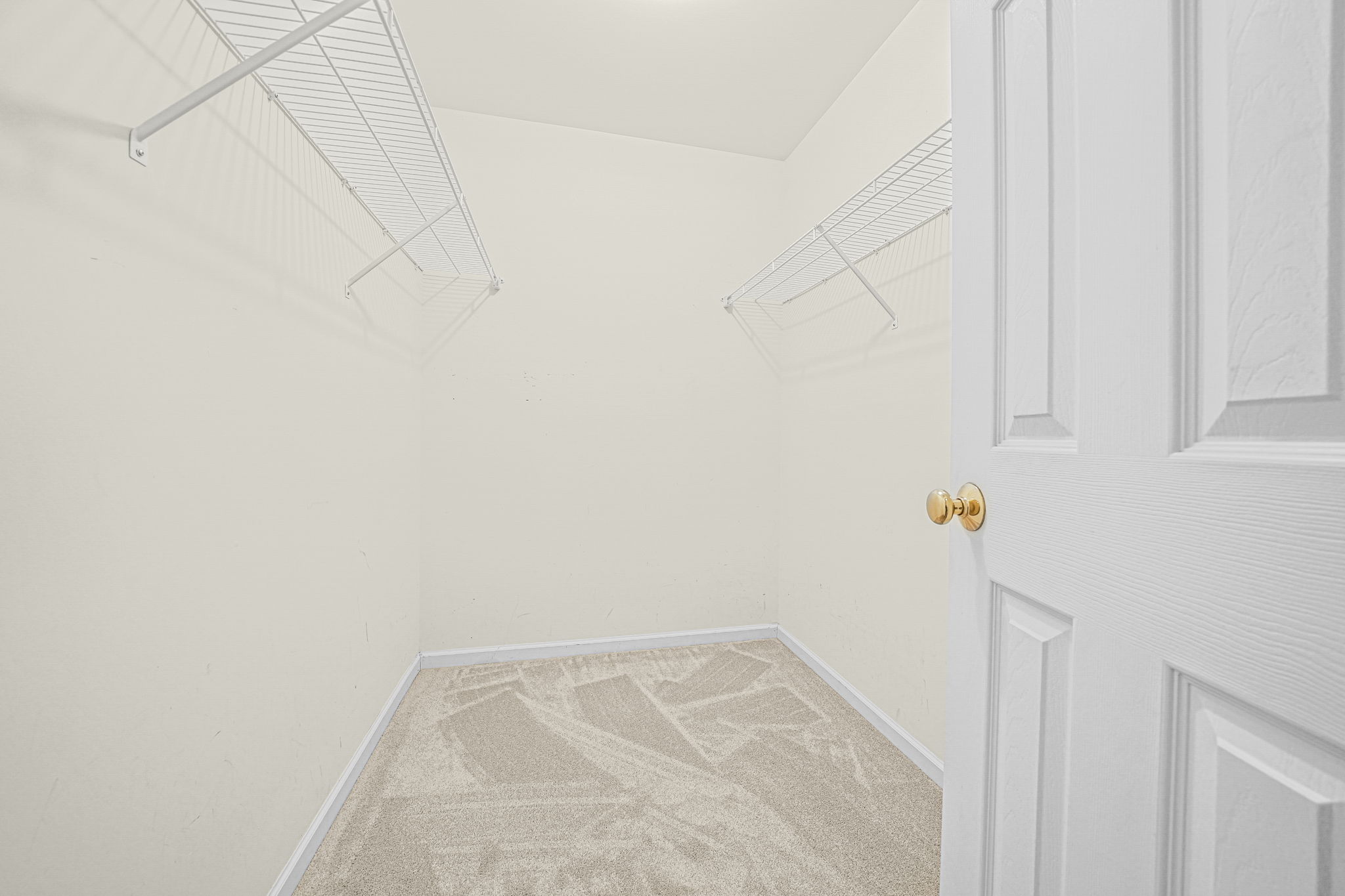 Mount Olive Township, New Jersey, 07828, United States, 4 Bedrooms Bedrooms, ,3 BathroomsBathrooms,Residential,For Sale,1976340