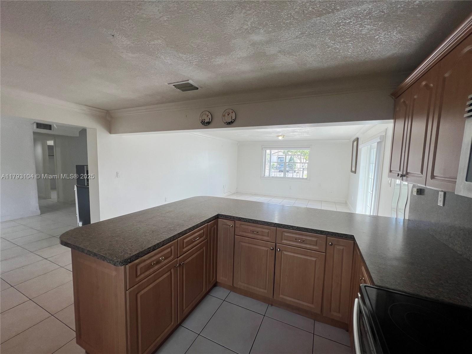 Miami, Florida, 33165, United States, 4 Bedrooms Bedrooms, ,2 BathroomsBathrooms,Residential,For Sale,1936864