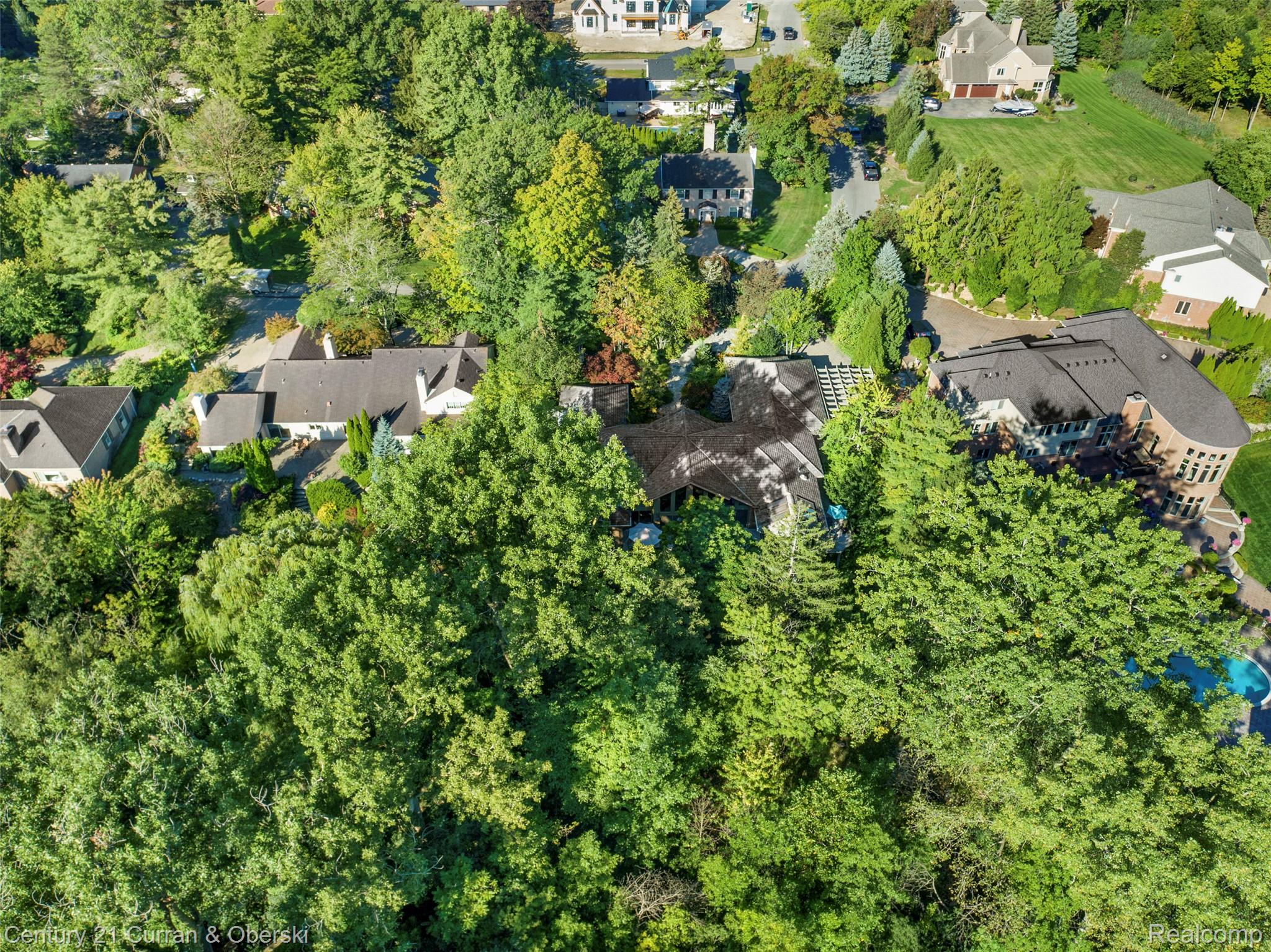 Dearborn, Michigan, 48124, United States, 4 Bedrooms Bedrooms, ,4 BathroomsBathrooms,Residential,For Sale,1983815