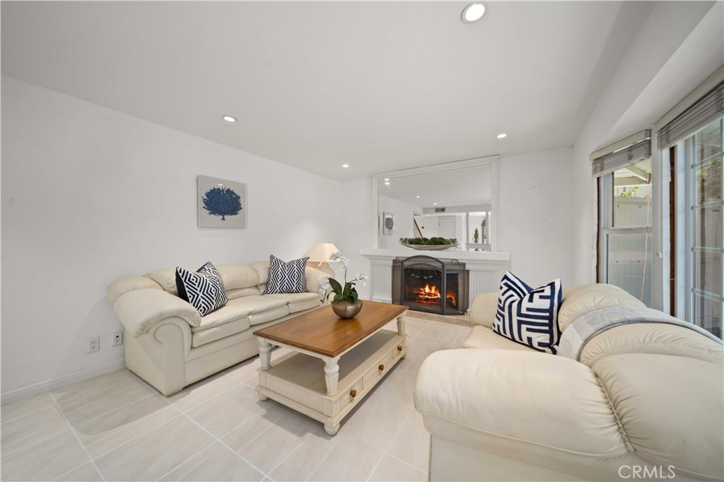 Newhall, California, 91321, United States, 5 Bedrooms Bedrooms, ,4 BathroomsBathrooms,Residential,For Sale,1940368