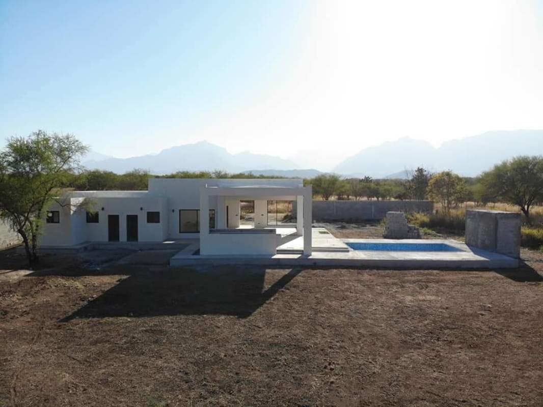 Privada los Lirios, Montemorelos, Nuevo León, 67580, Mexico, 3 Bedrooms Bedrooms, ,5 BathroomsBathrooms,Residential,For Sale,Privada los Lirios,1443065