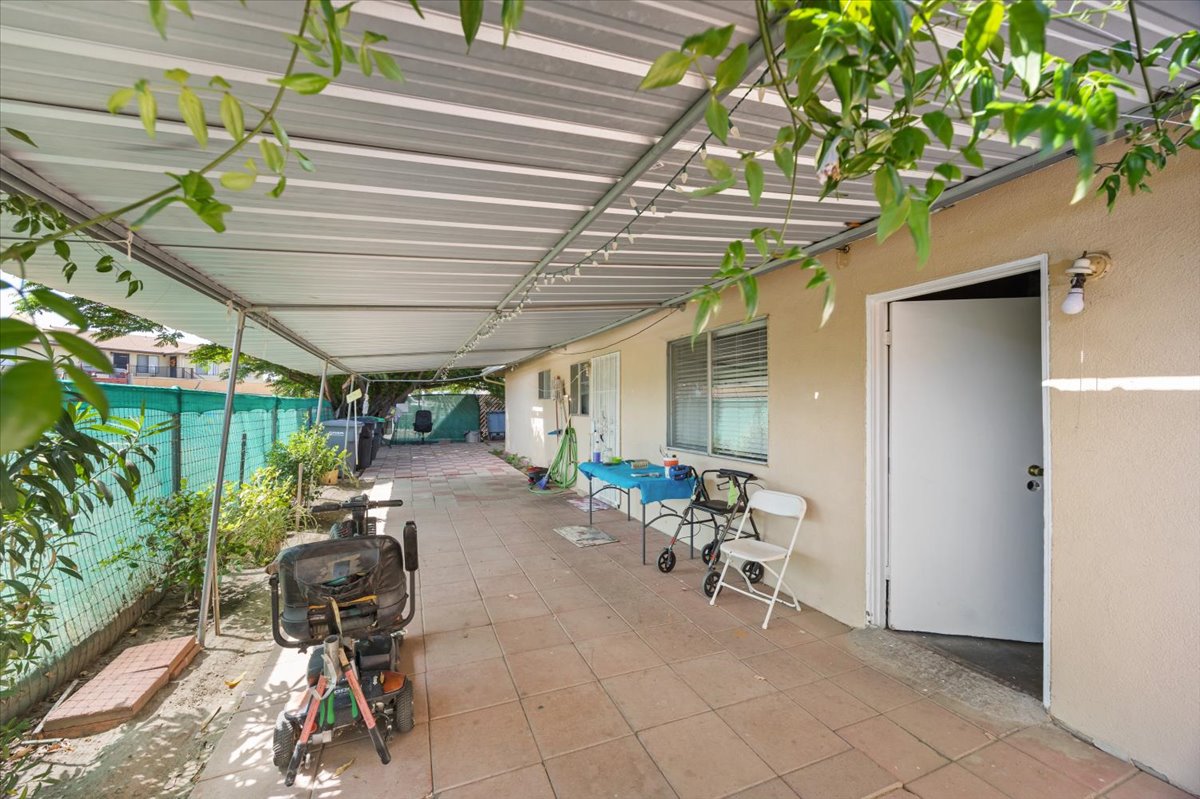 San Jacinto, California, 92583, United States, 6 Bedrooms Bedrooms, ,4 BathroomsBathrooms,Residential,For Sale,1977505