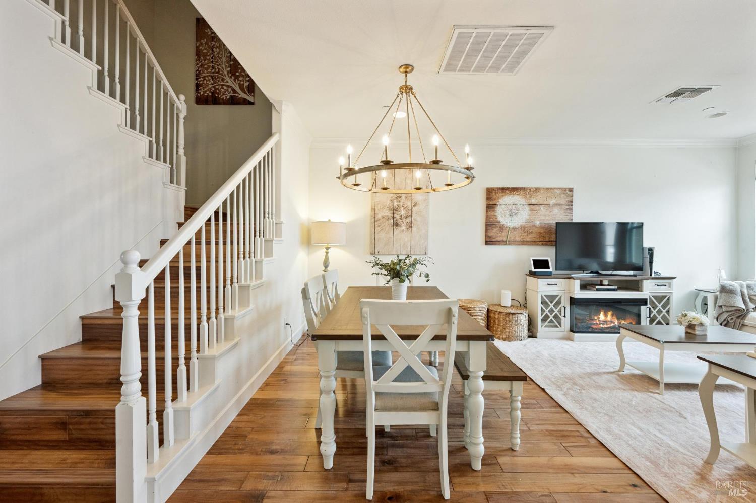 Petaluma, California, 94952, United States, 3 Bedrooms Bedrooms, ,3 BathroomsBathrooms,Residential,For Sale,1989207