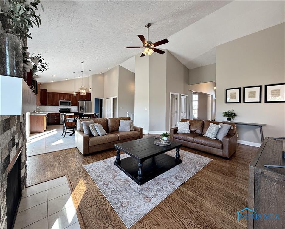 McComb, Ohio, 45858, United States, 4 Bedrooms Bedrooms, ,4 BathroomsBathrooms,Residential,For Sale,1983927