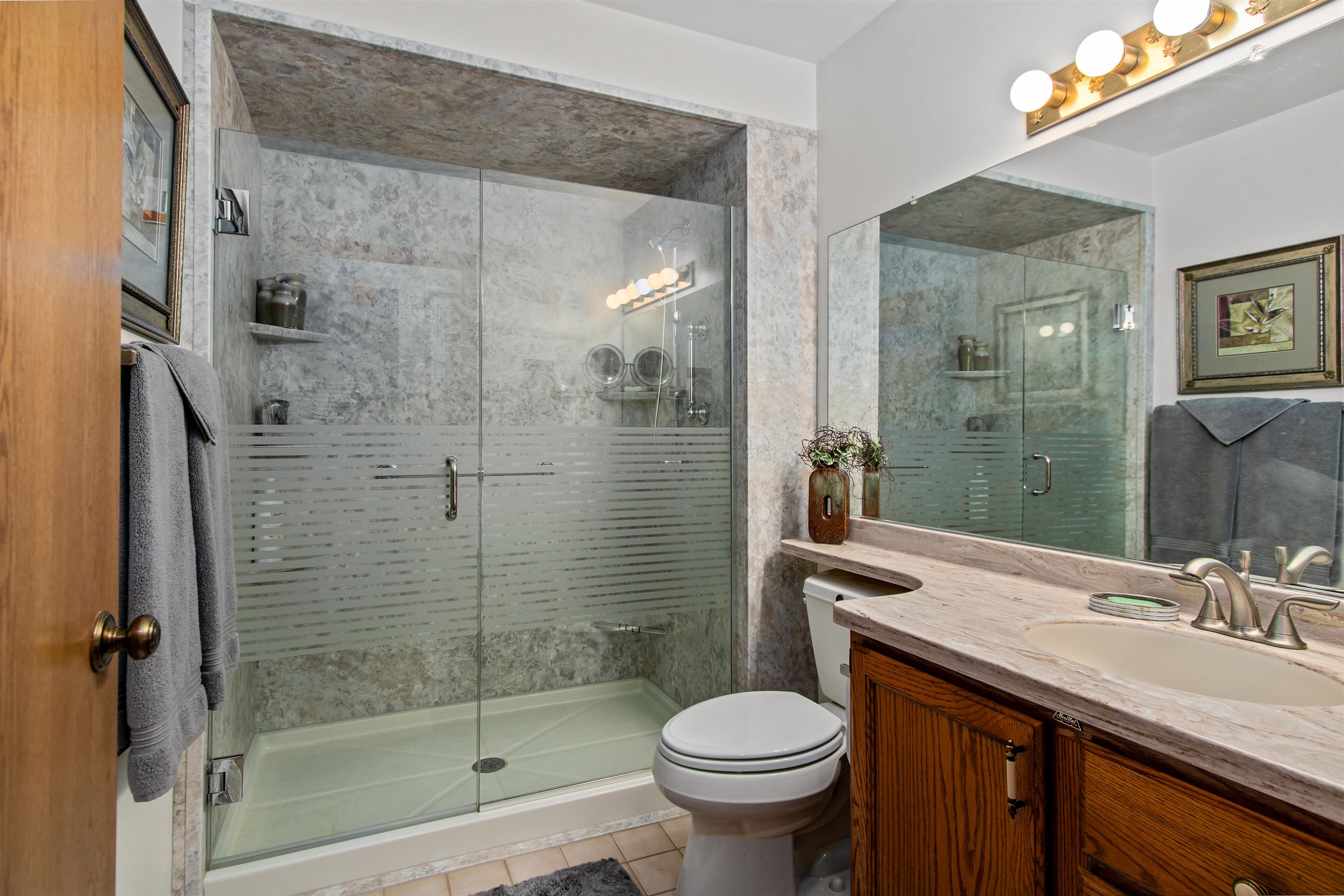 WINNECONNE, Wisconsin, 54986, United States, 2 Bedrooms Bedrooms, ,2 BathroomsBathrooms,Residential,For Sale,1926220