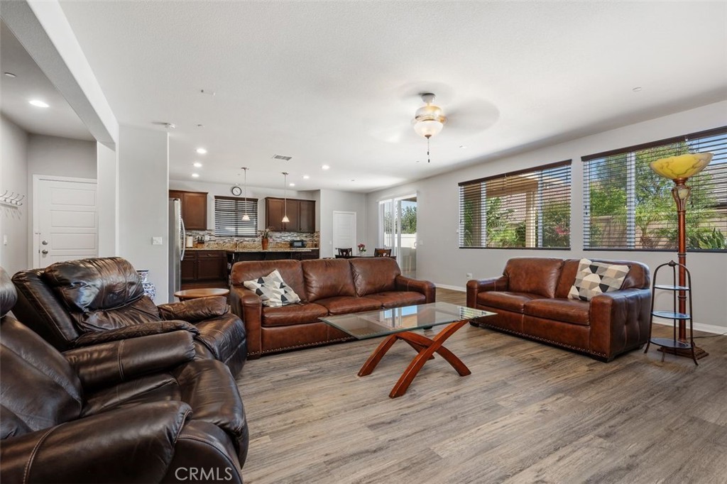 Murrieta, California, 92563, United States, 4 Bedrooms Bedrooms, ,2 BathroomsBathrooms,Residential,For Sale,2002097