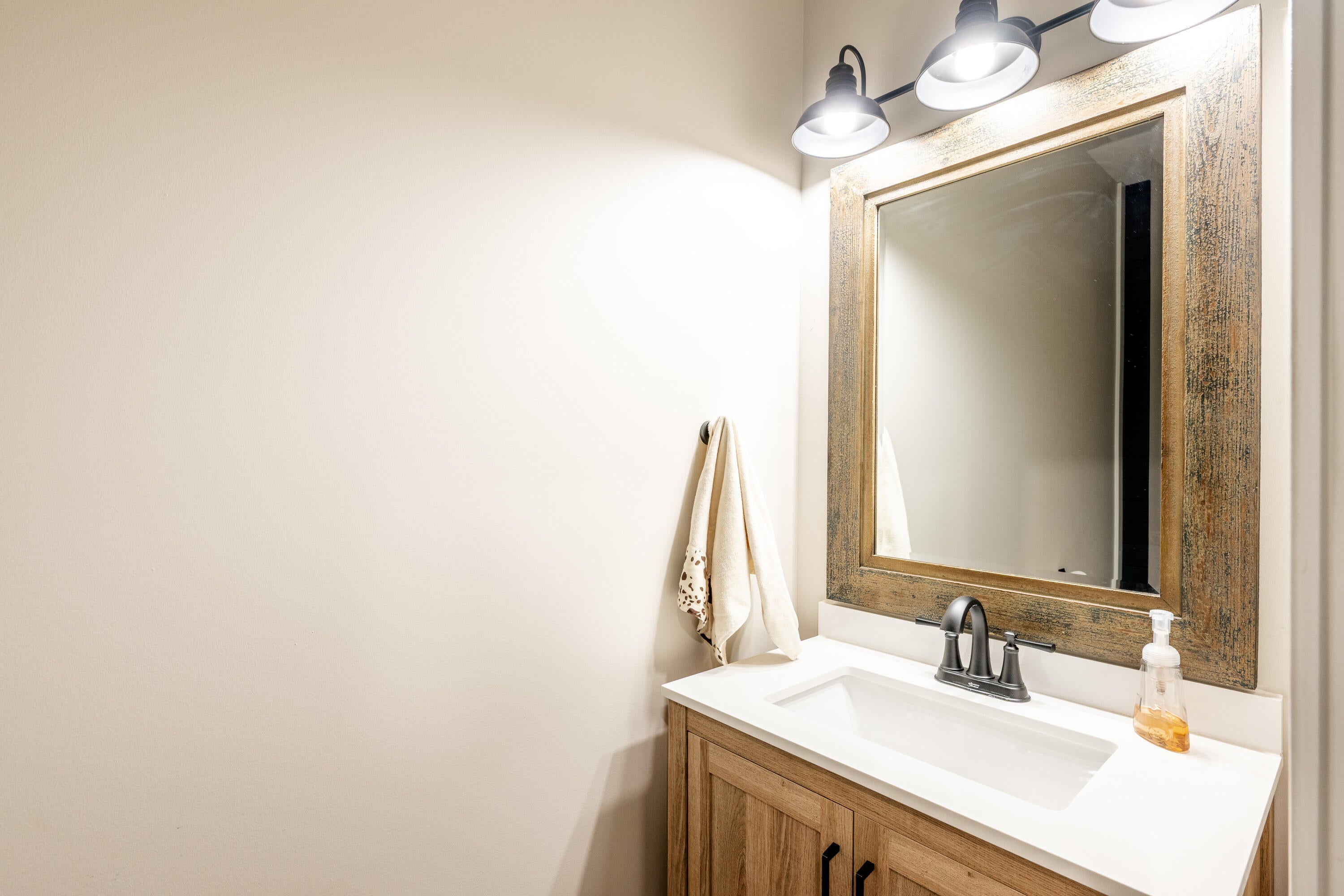 Ranchester, Wyoming, 82839, United States, 5 Bedrooms Bedrooms, ,4 BathroomsBathrooms,Residential,For Sale,2016525