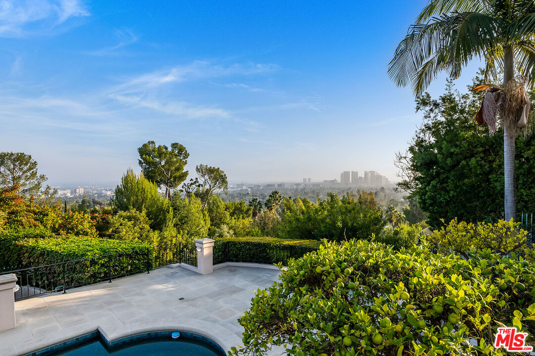 Beverly Hills, California, 90210, United States, 5 Bedrooms Bedrooms, ,4 BathroomsBathrooms,Residential,For Sale,1991118