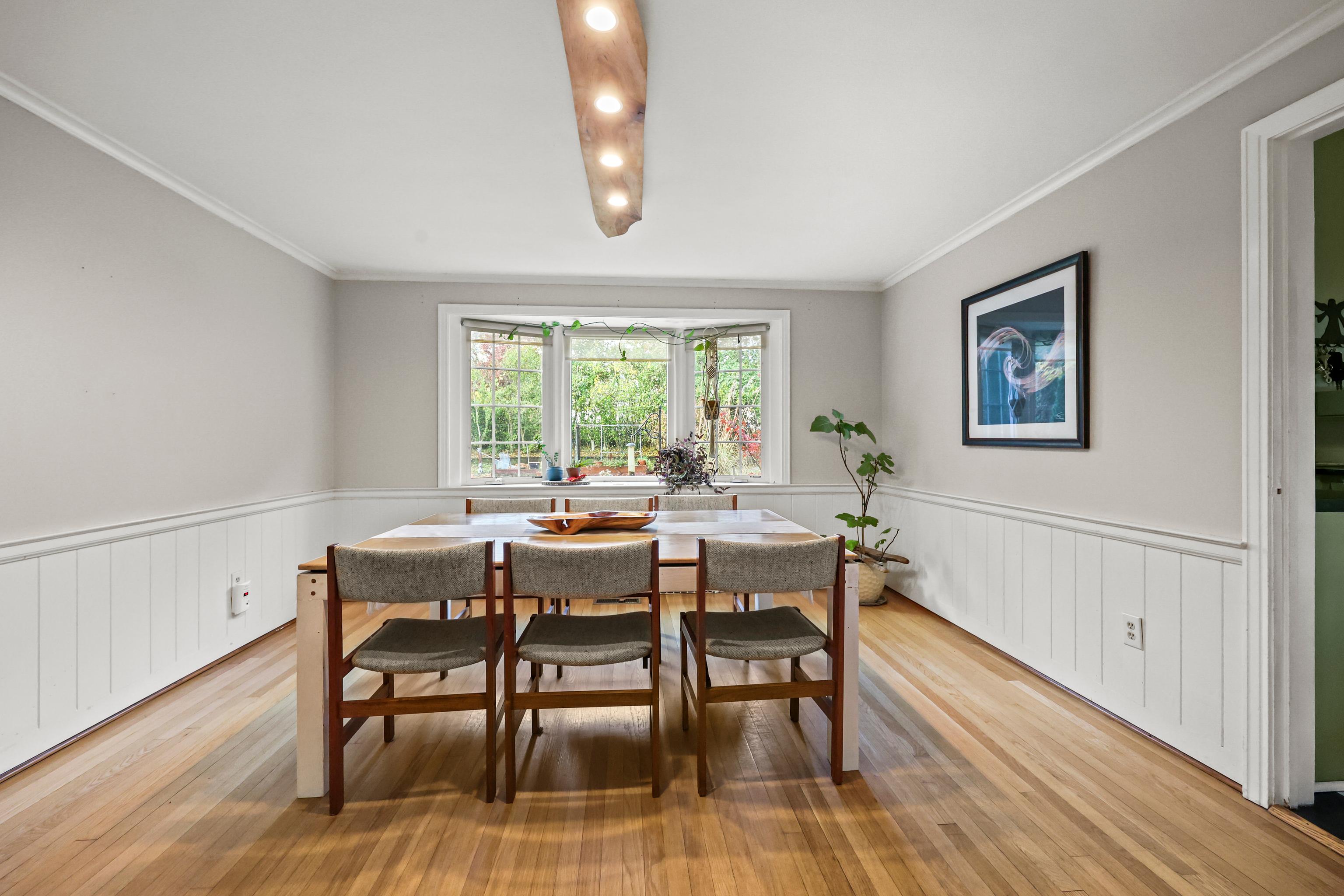 West Hartford, Connecticut, 06110, United States, 4 Bedrooms Bedrooms, ,2 BathroomsBathrooms,Residential,For Sale,1990757