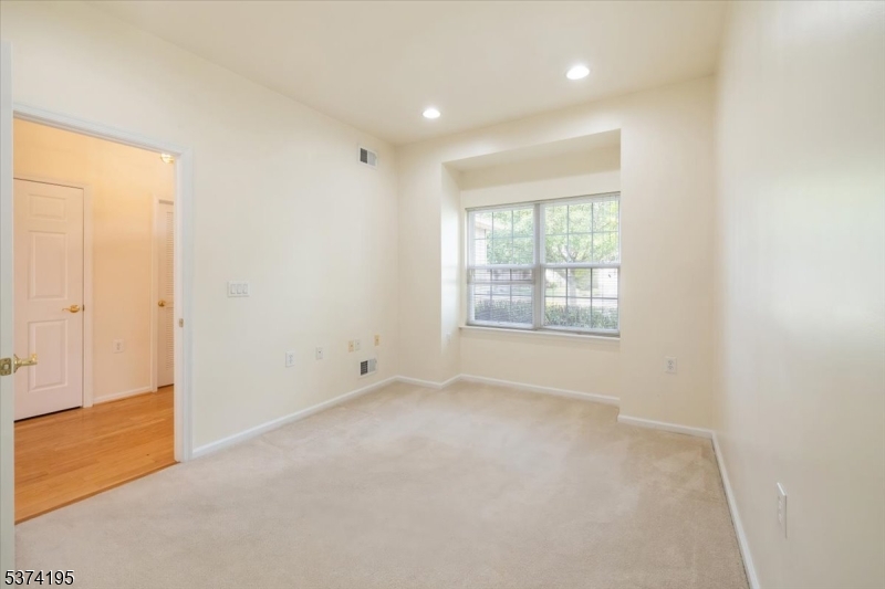 Franklin Twp., New Jersey, 08873, United States, 3 Bedrooms Bedrooms, ,2 BathroomsBathrooms,Residential,For Sale,1908431
