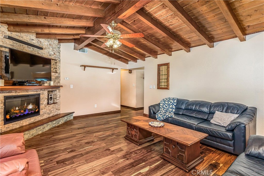 Nuevo, California, 92567, United States, 3 Bedrooms Bedrooms, ,2 BathroomsBathrooms,Residential,For Sale,1987094