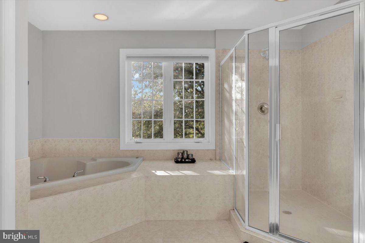 Hamilton, Virginia, 20158, United States, 4 Bedrooms Bedrooms, ,5 BathroomsBathrooms,Residential,For Sale,1987096