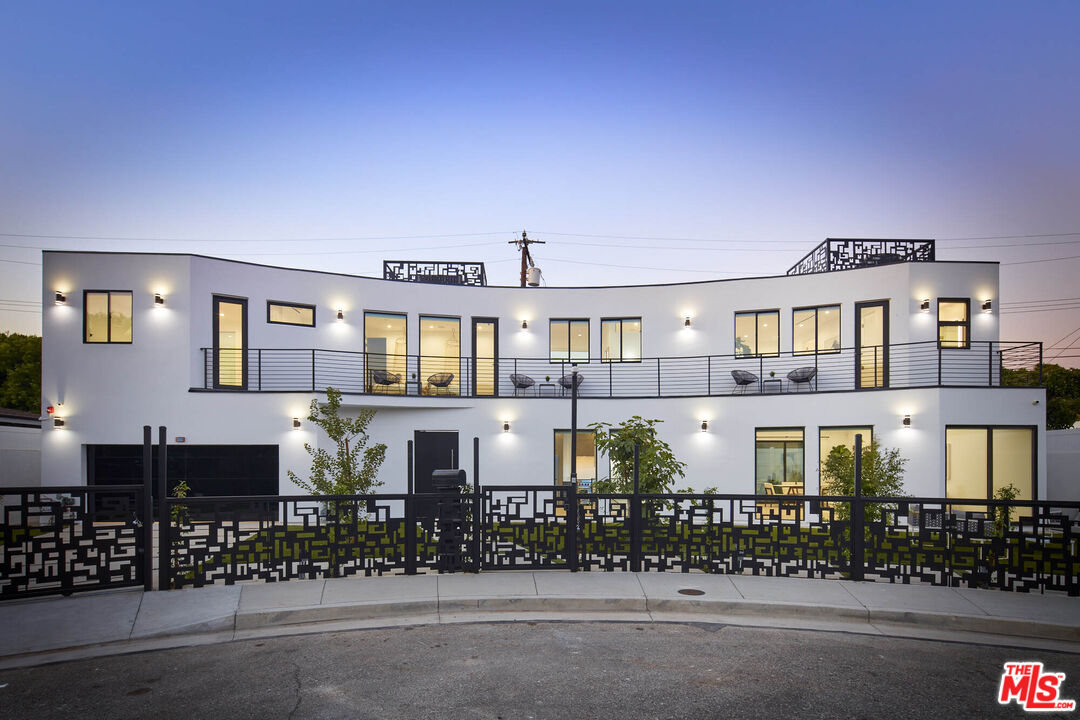 Culver City, California, 90230, United States, 4 Bedrooms Bedrooms, ,7 BathroomsBathrooms,Residential,For Sale,1804248
