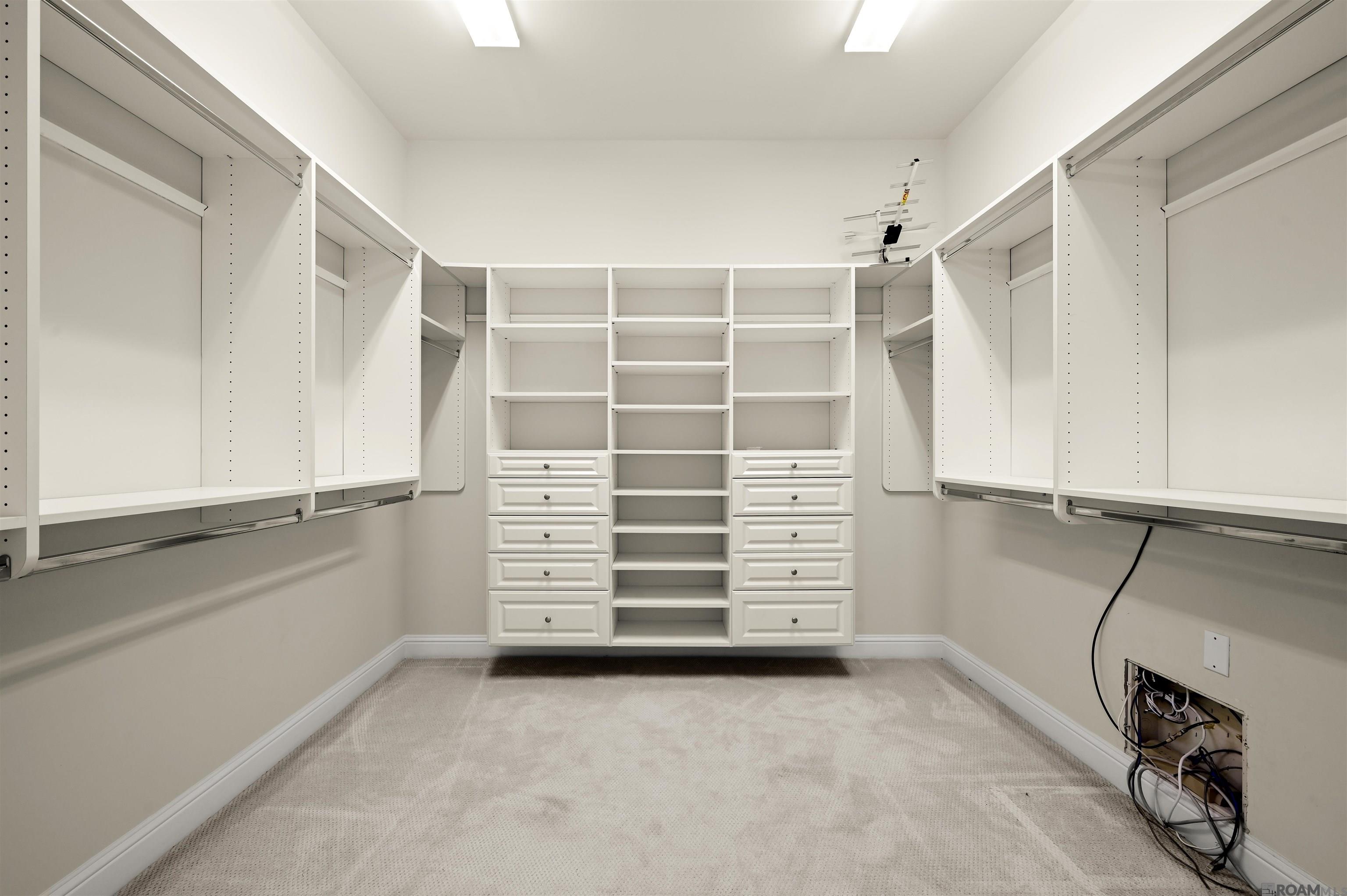 Baton Rouge, Louisiana, 70808, United States, 3 Bedrooms Bedrooms, ,2 BathroomsBathrooms,Residential,For Sale,1980847