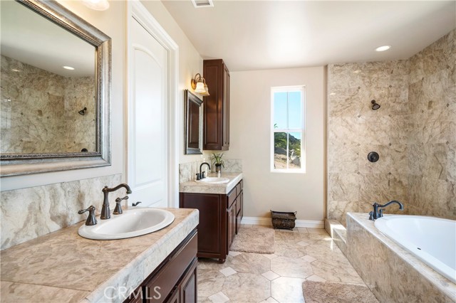 Murrieta, California, 92562, United States, 4 Bedrooms Bedrooms, ,4 BathroomsBathrooms,Residential,For Sale,1978408