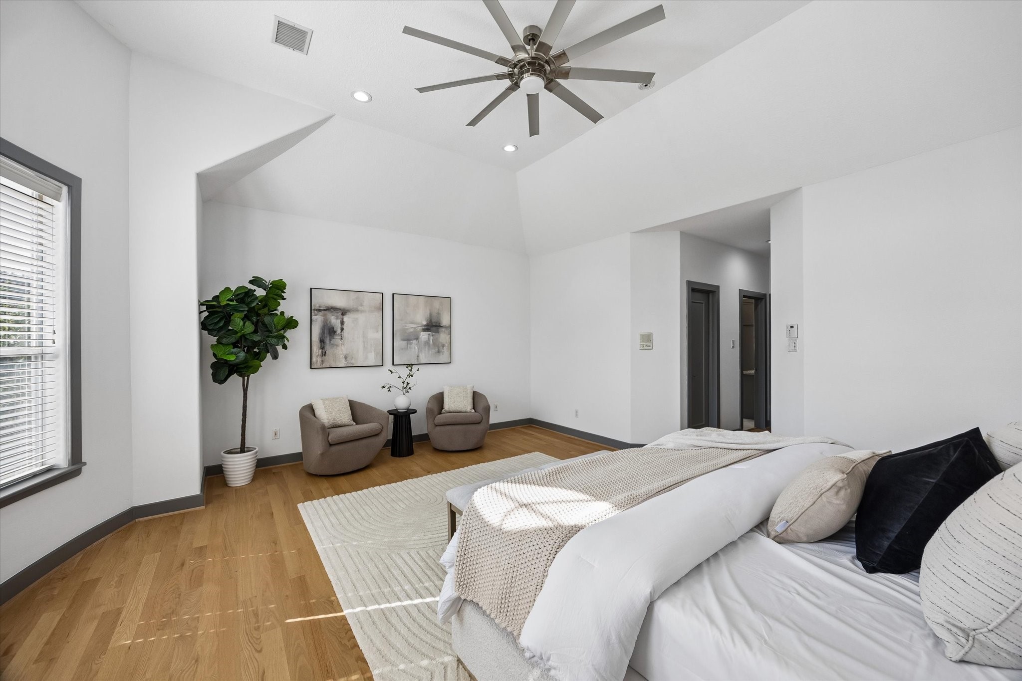  6406 Rodrigo Street B - 物件實景