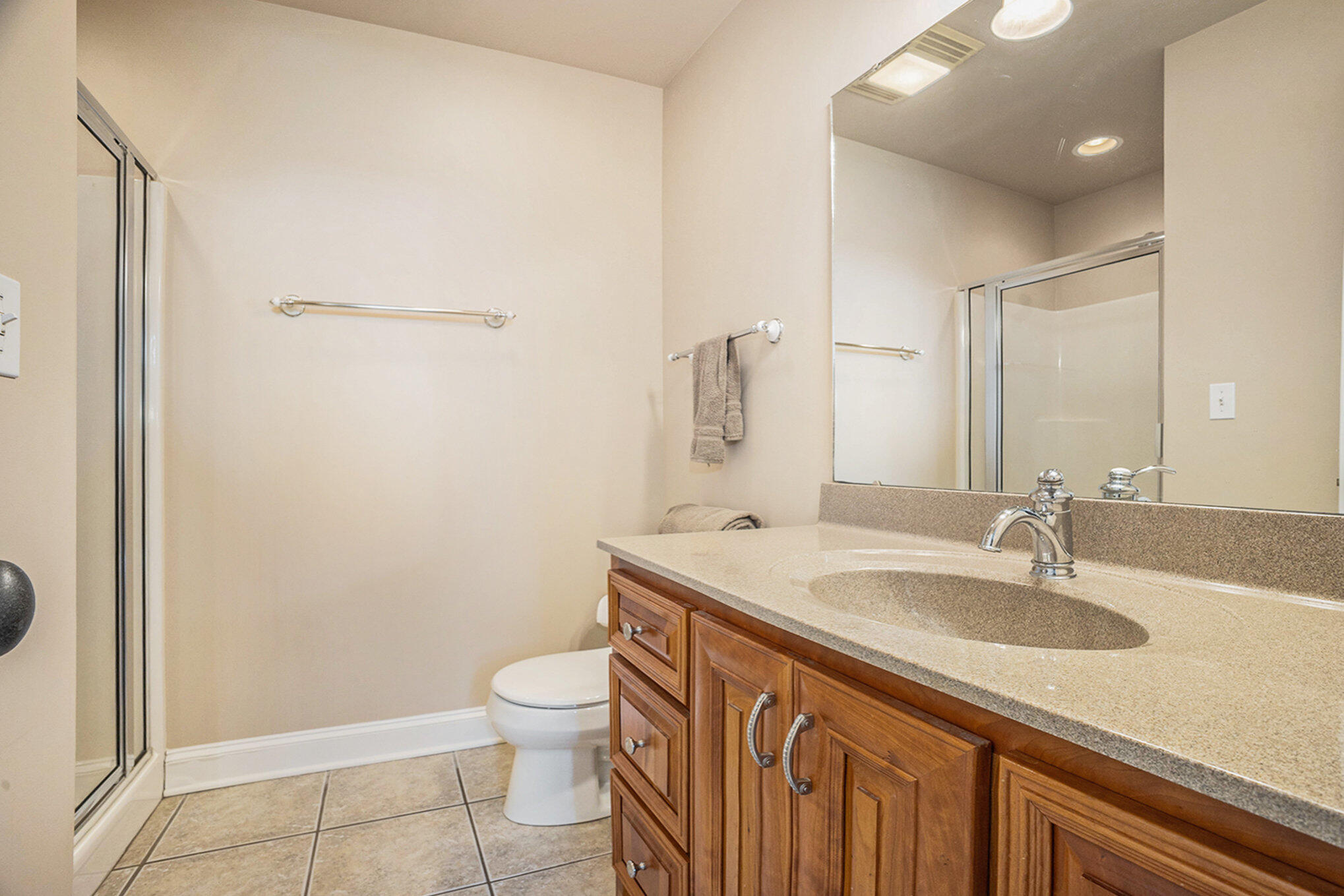 Hobart, Indiana, 46342, United States, 5 Bedrooms Bedrooms, ,5 BathroomsBathrooms,Residential,For Sale,1872844